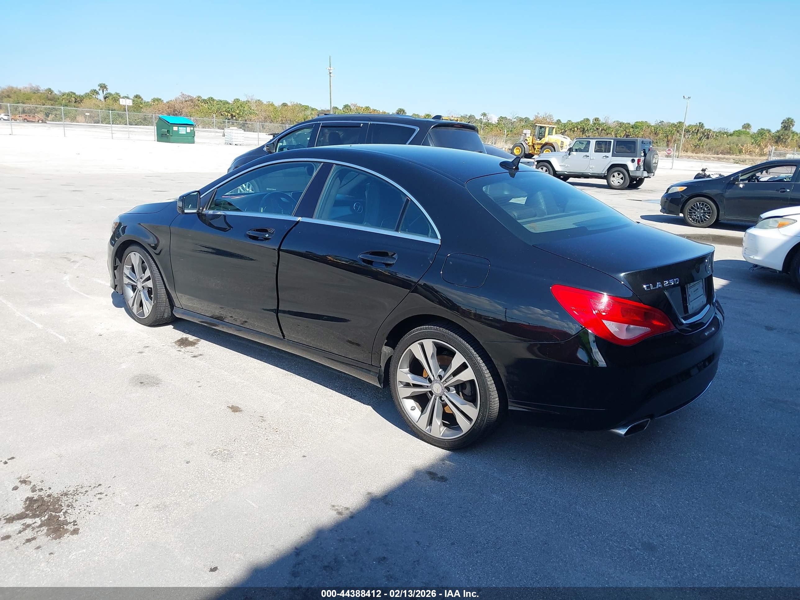 MERCEDES-BENZ CLA image 3