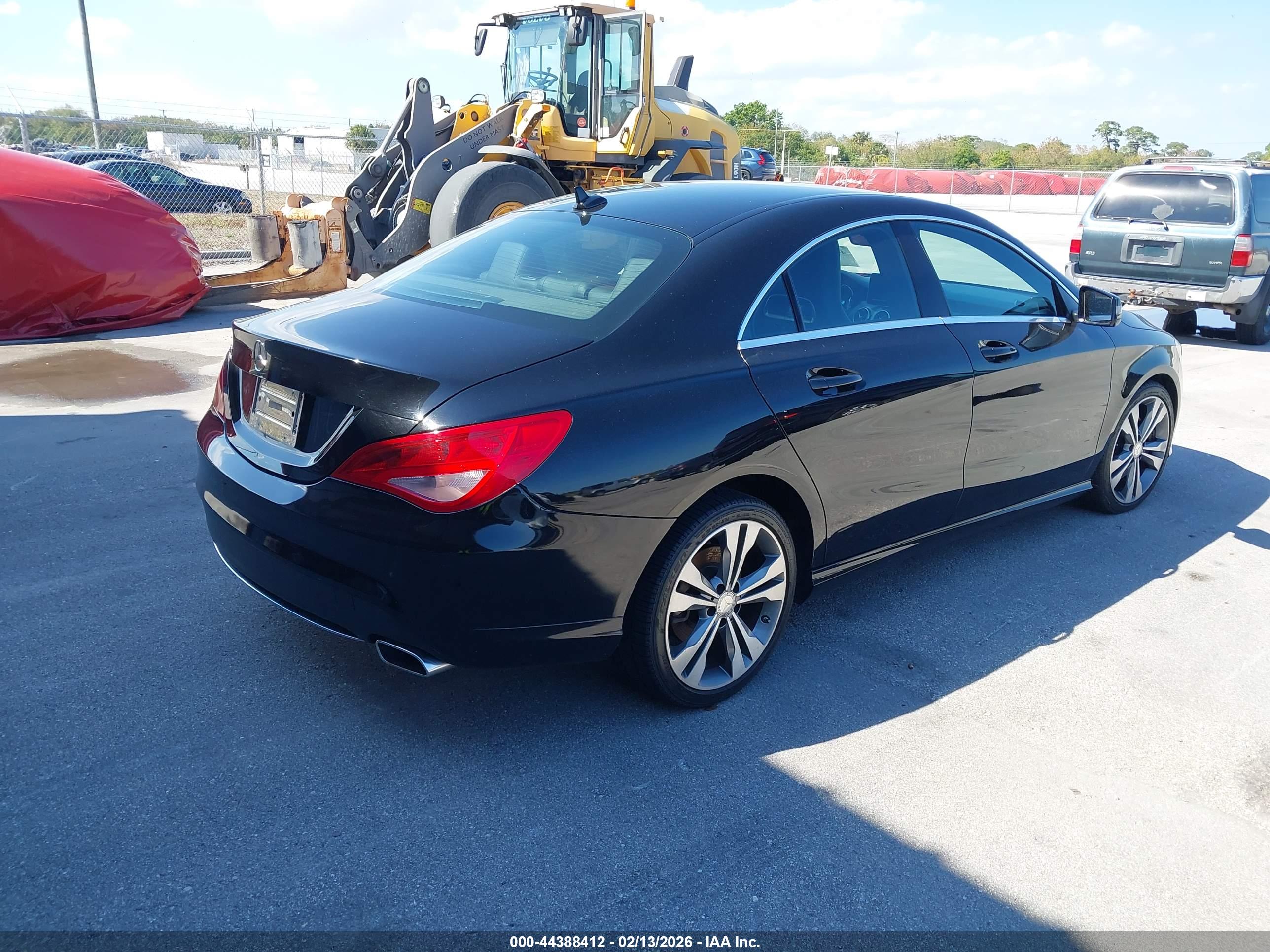 MERCEDES-BENZ CLA image 4