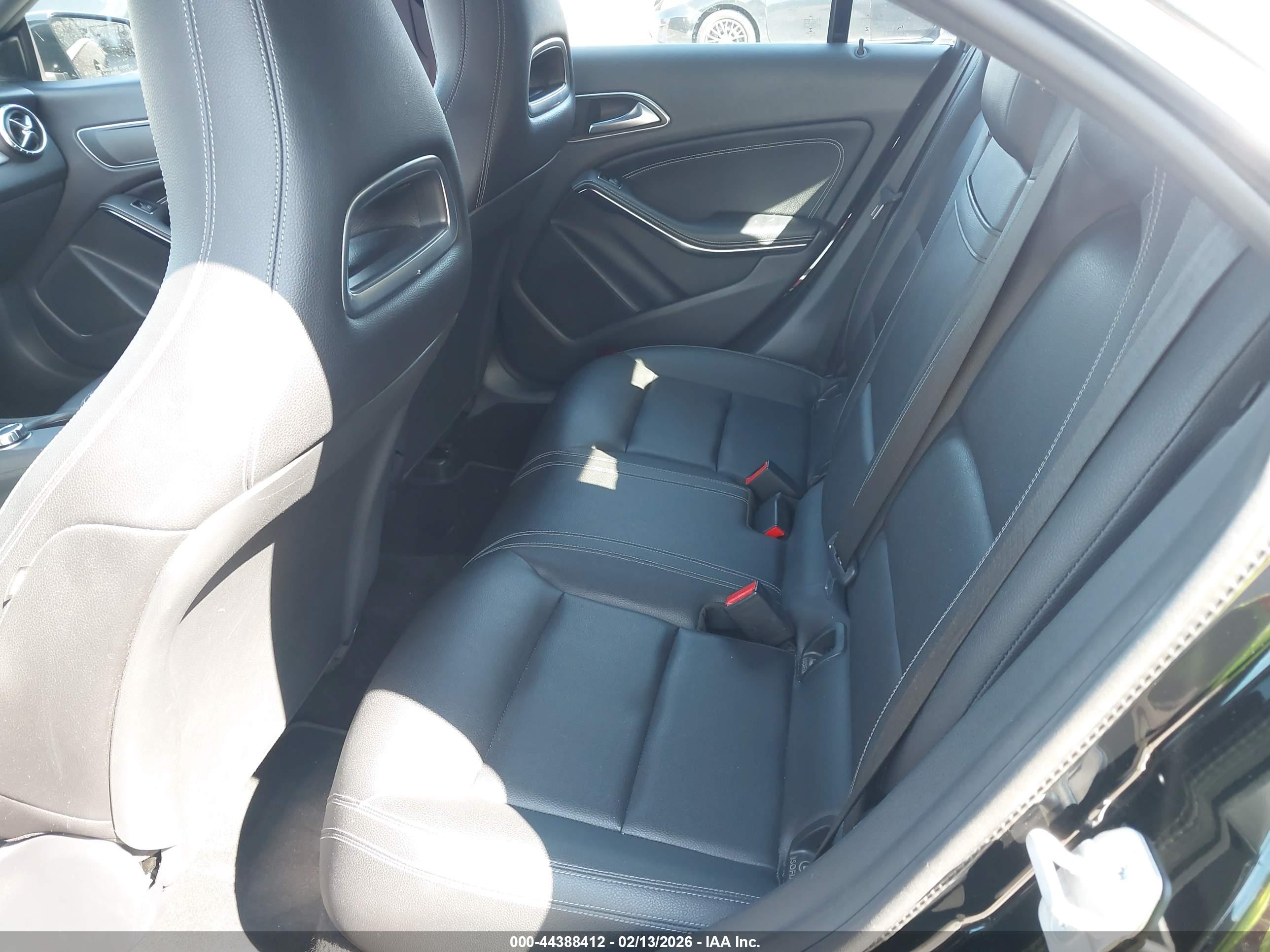 MERCEDES-BENZ CLA image 8