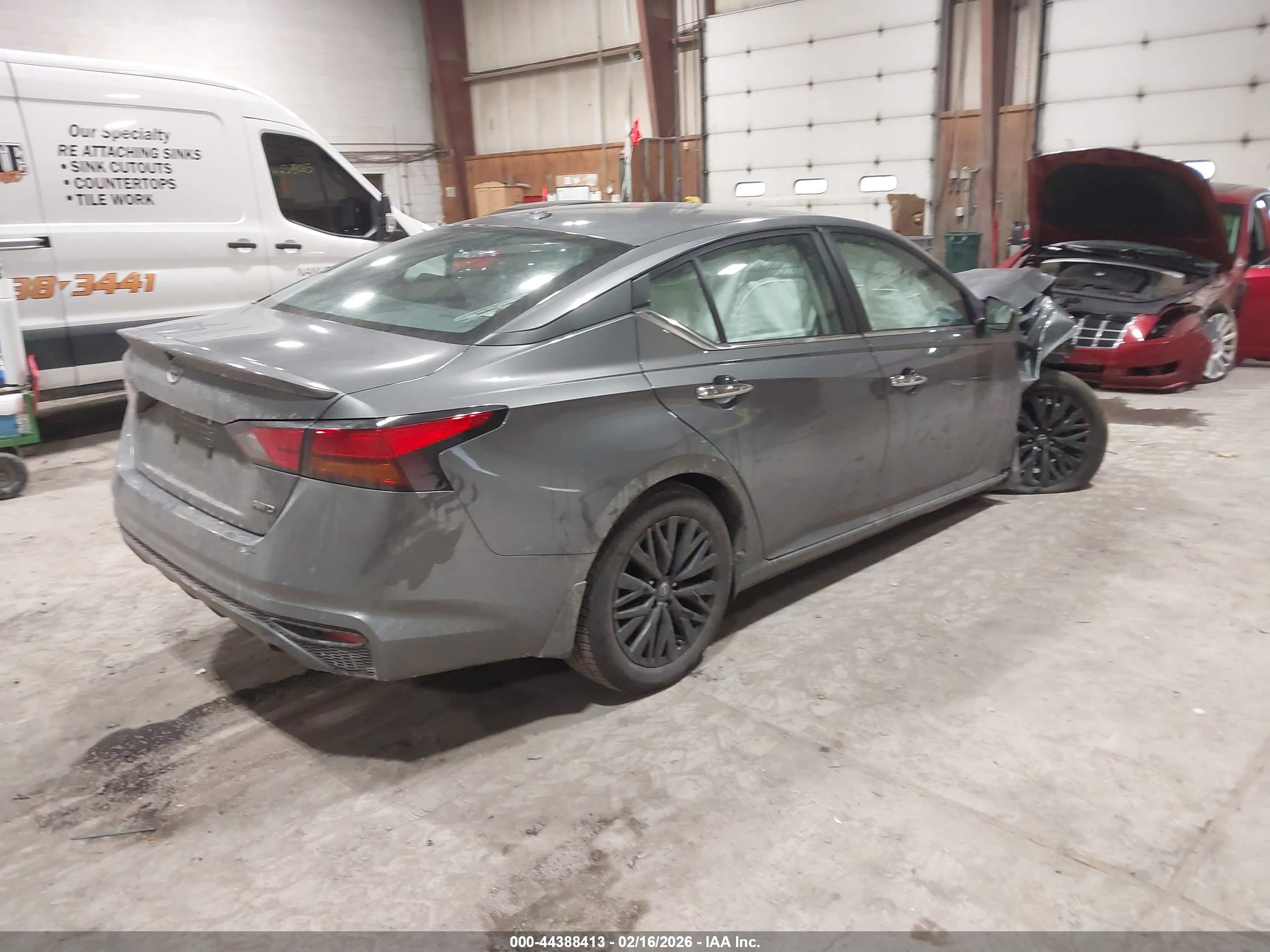 NISSAN ALTIMA image 4