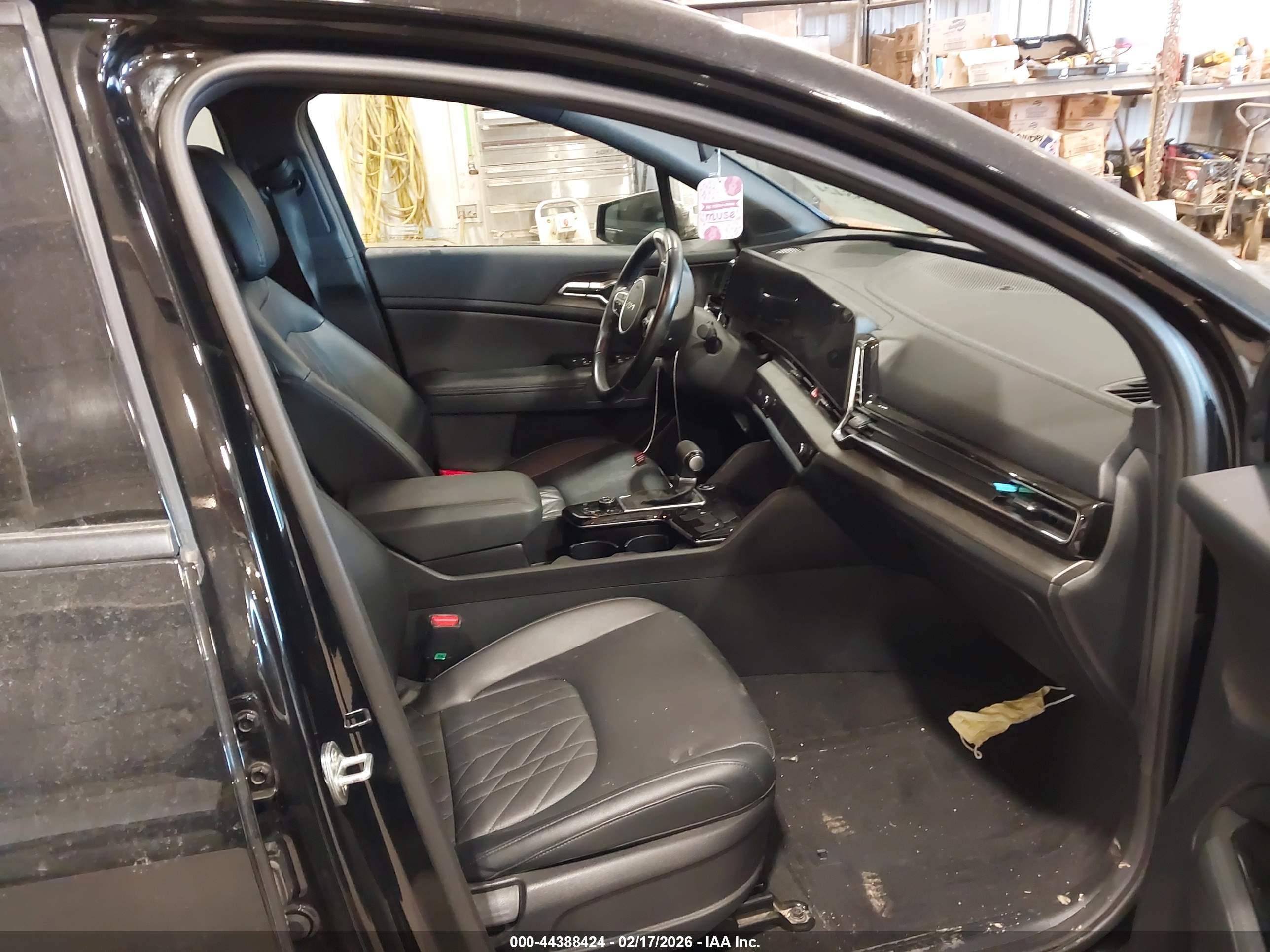 KIA SPORTAGE image 5