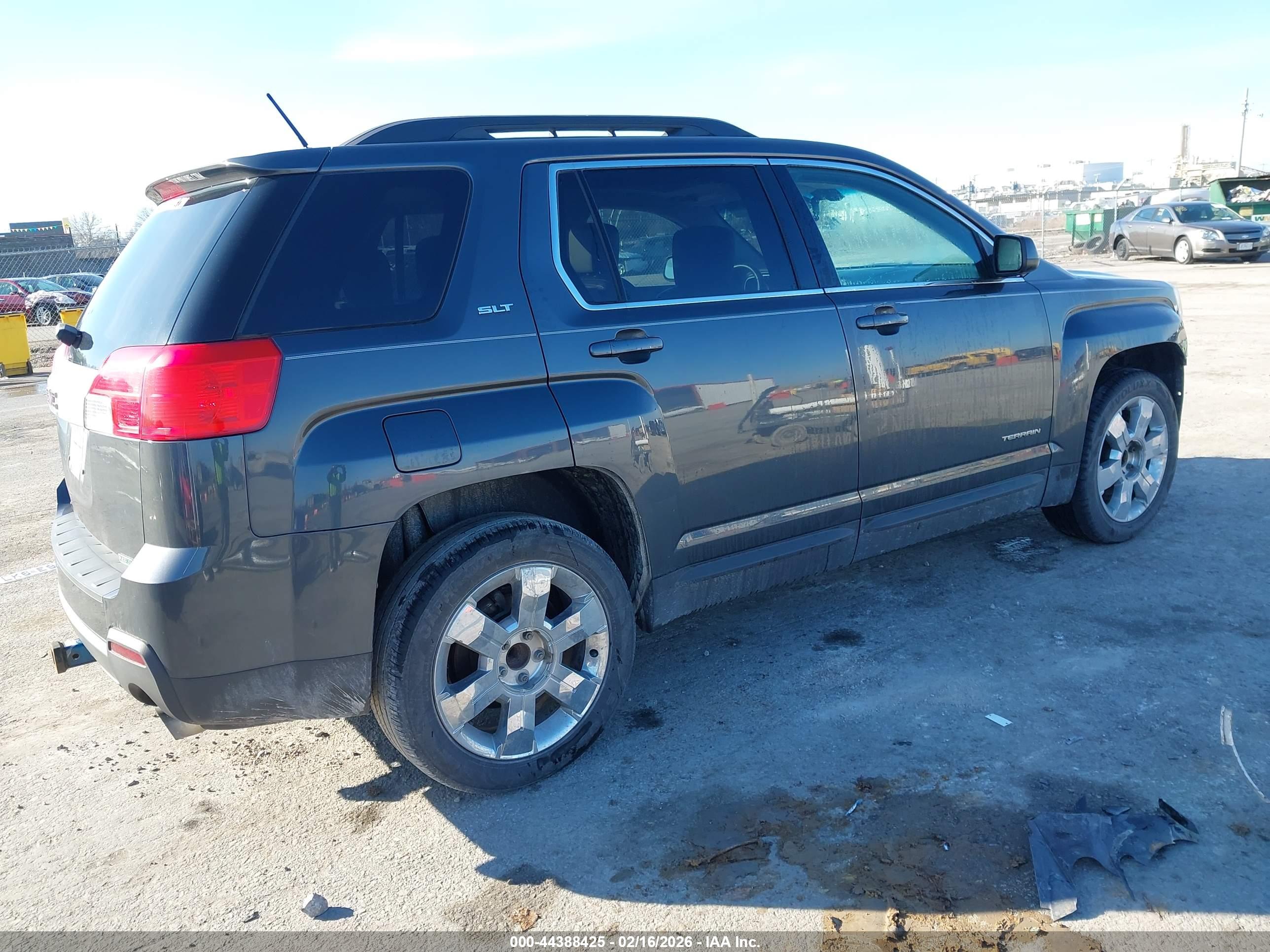 GMC TERRAIN image 4
