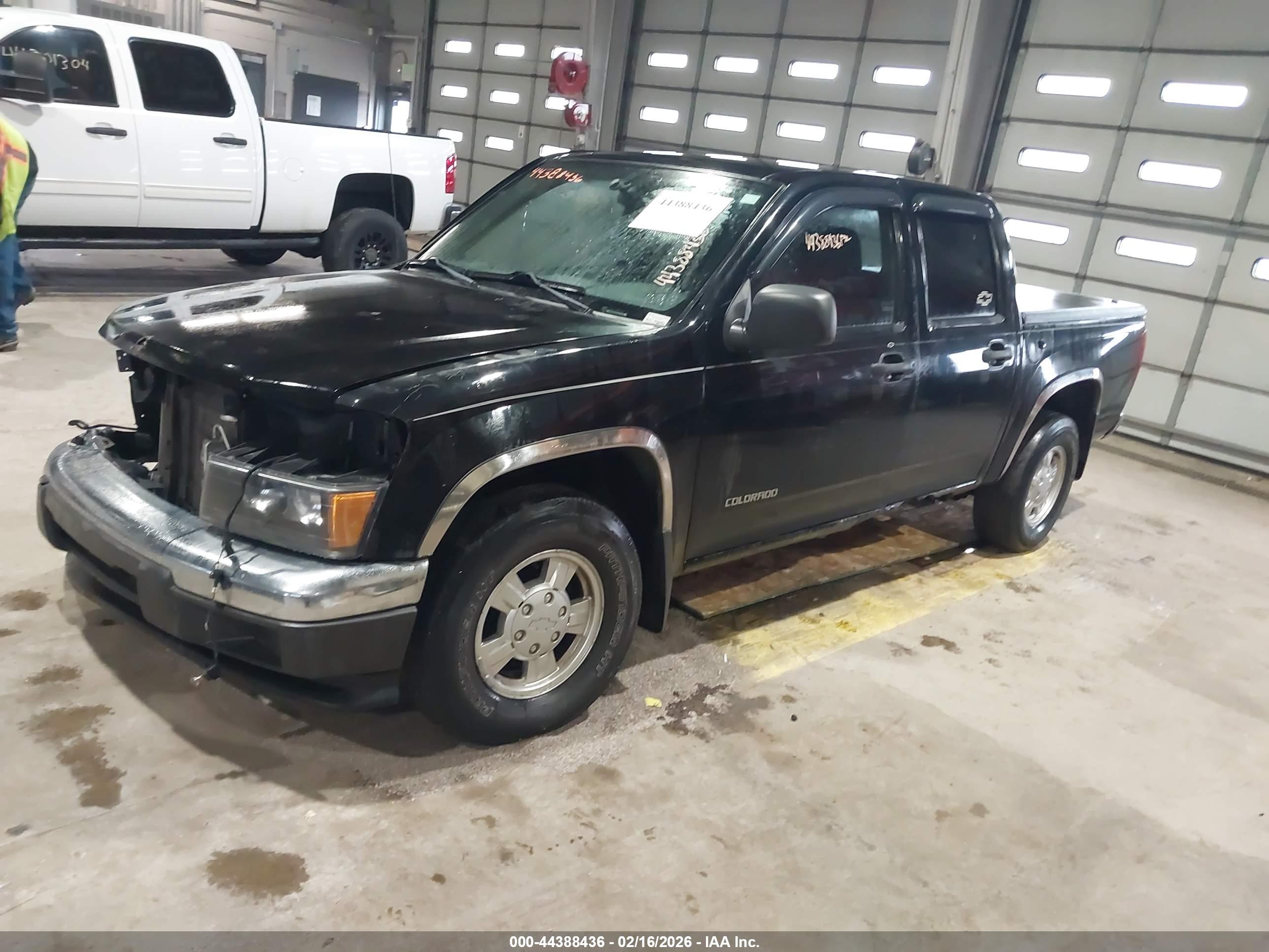 CHEVROLET COLORADO image 2