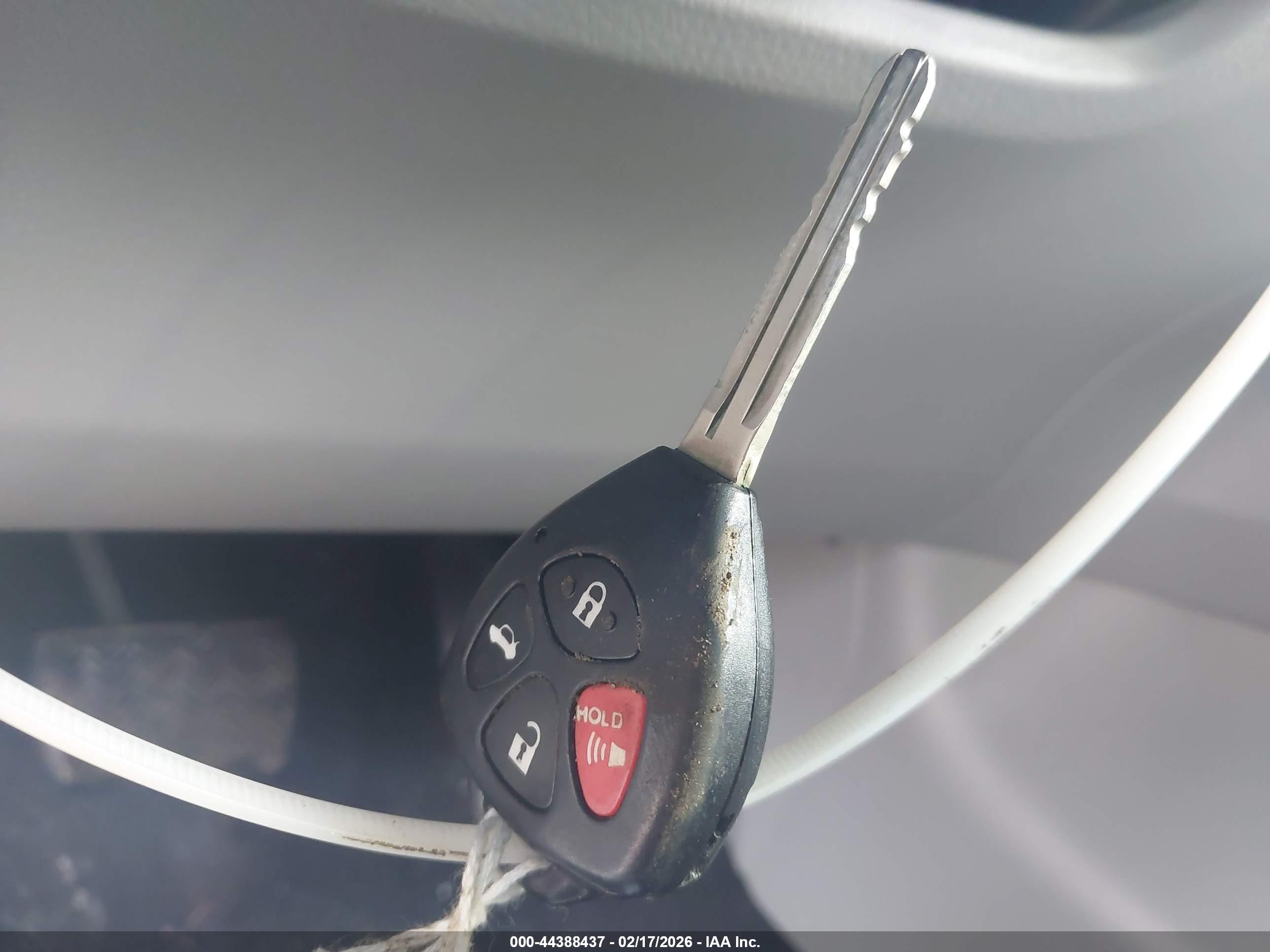 TOYOTA COROLLA image 11