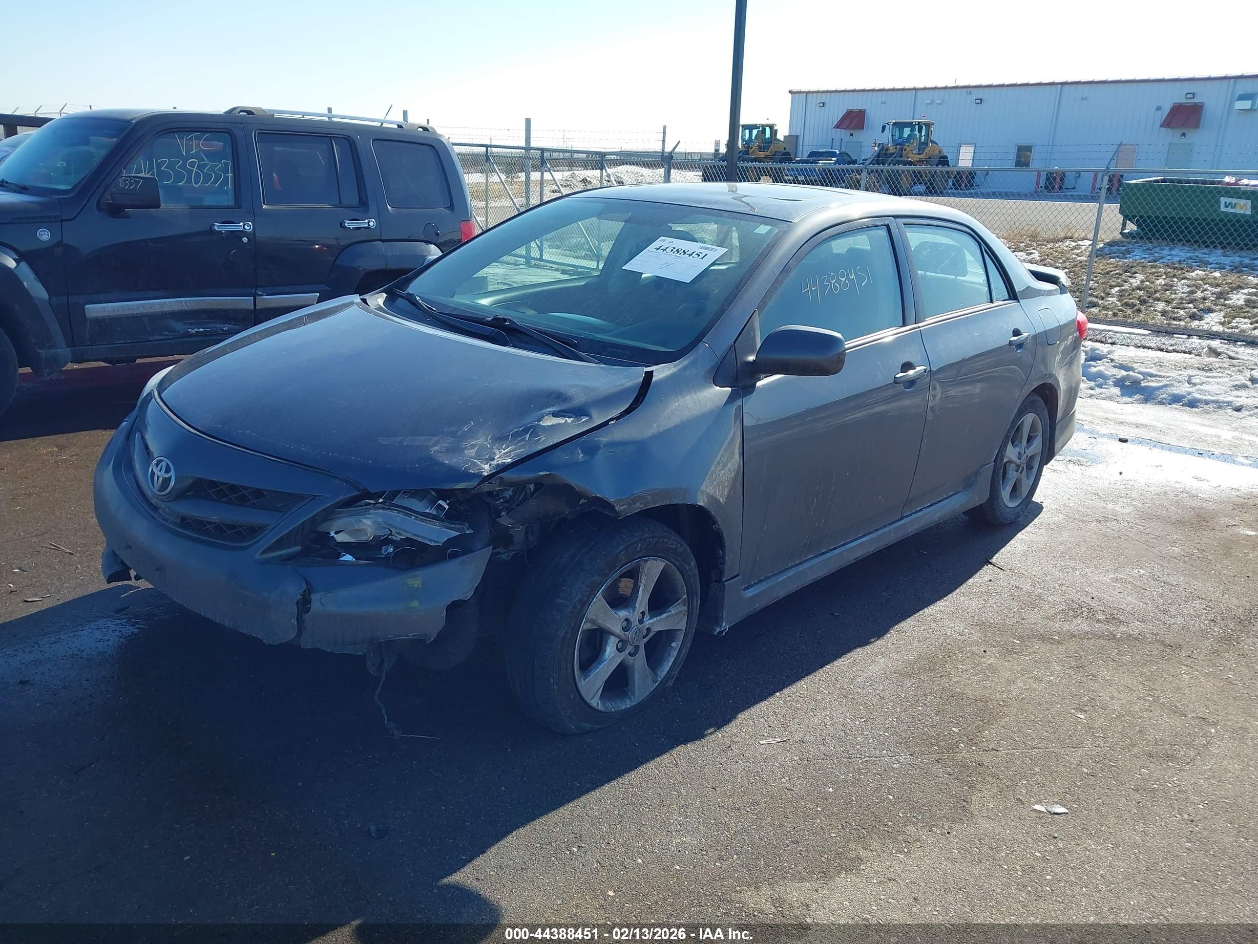 TOYOTA COROLLA image 2