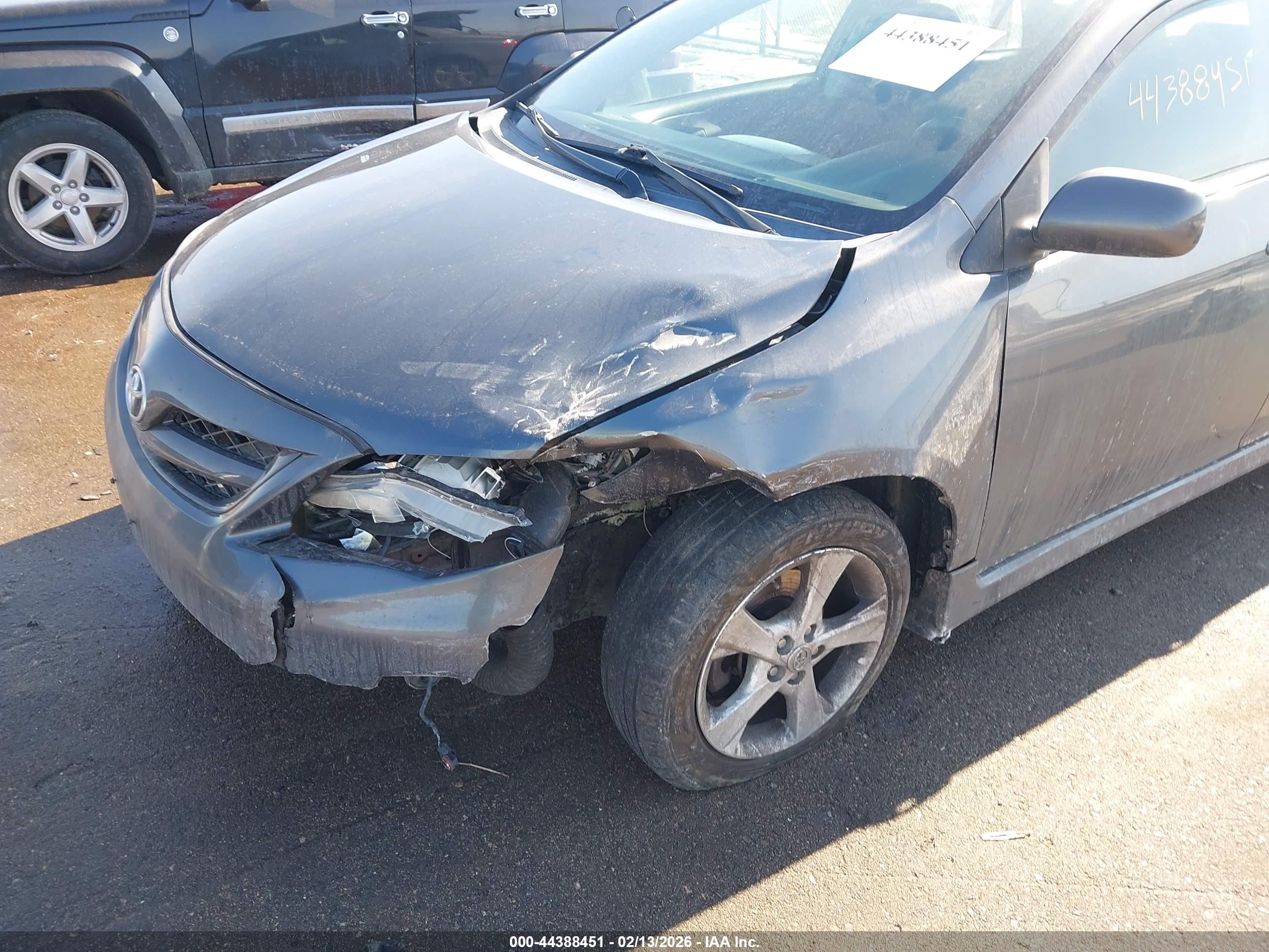 TOYOTA COROLLA image 6