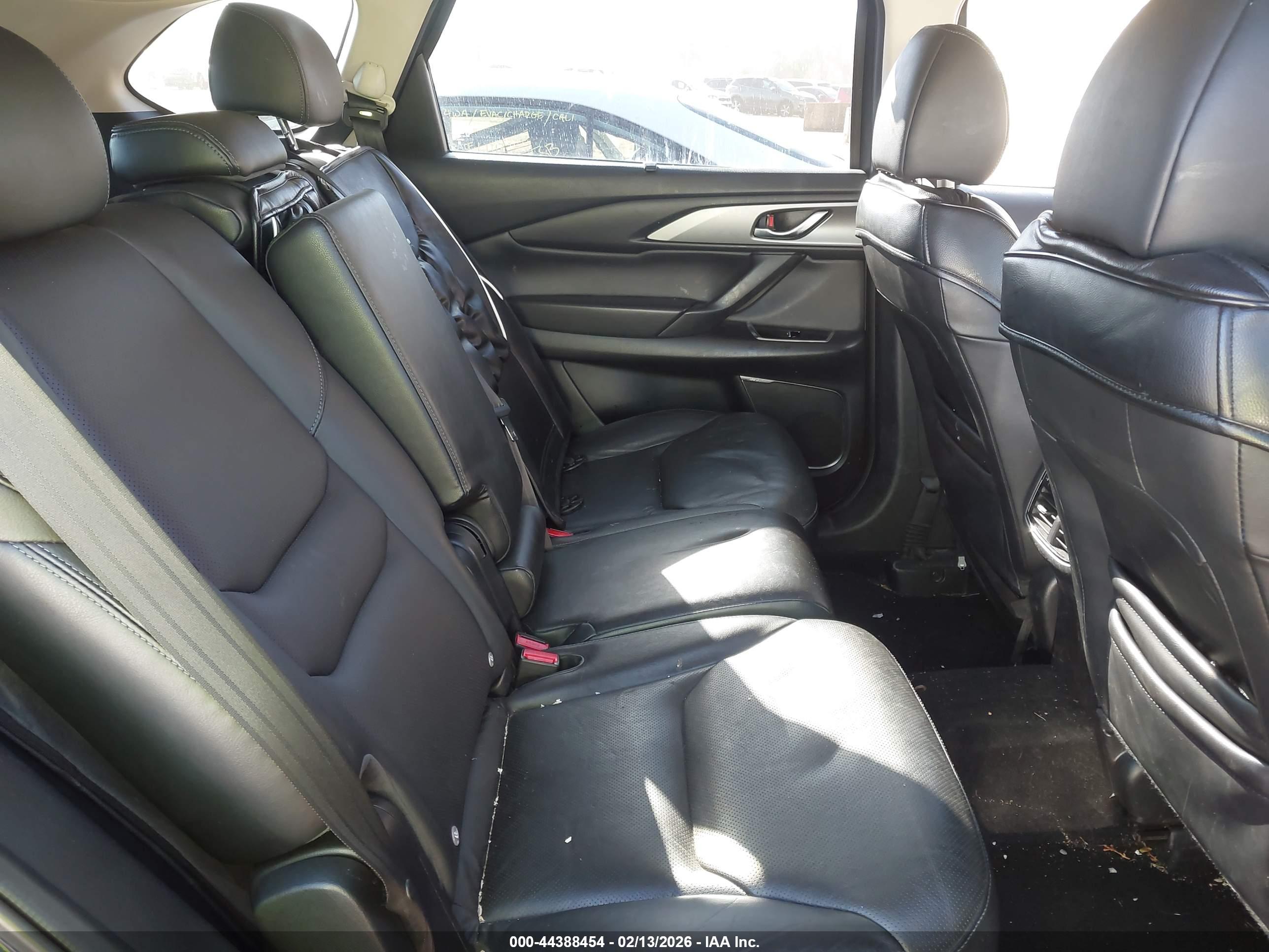 MAZDA CX-9 image 8