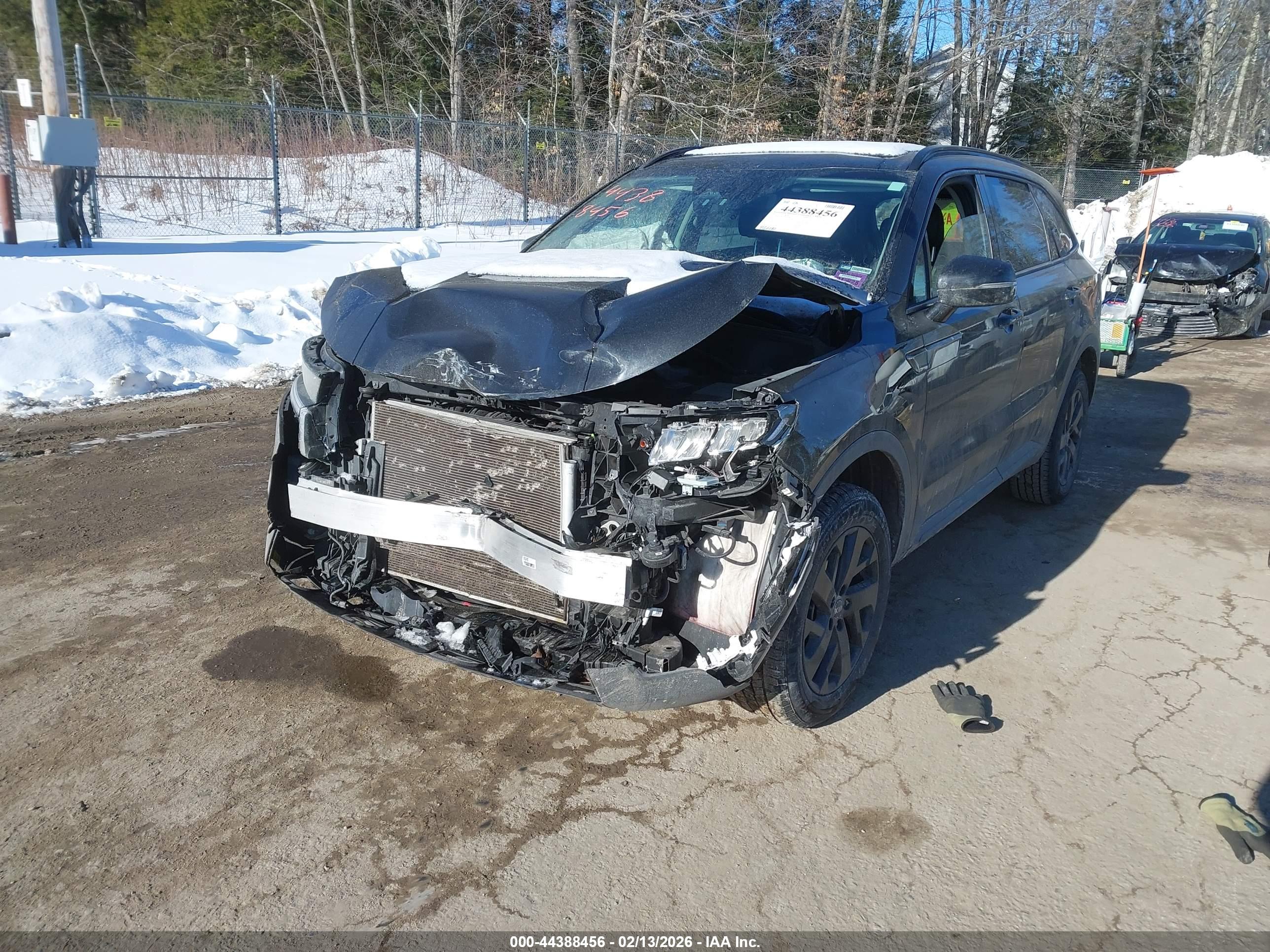 KIA SORENTO image 2