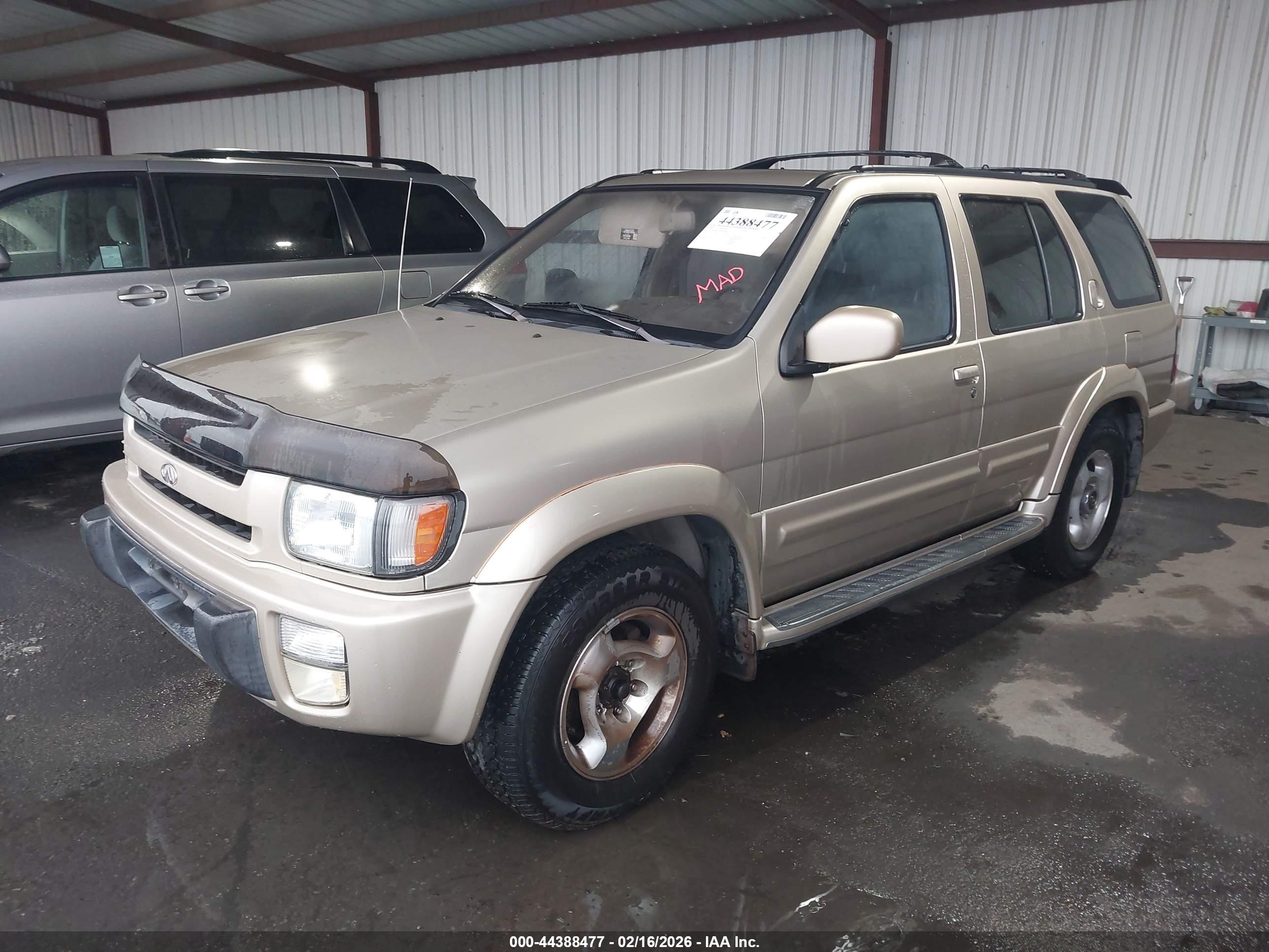 INFINITI QX4 image 2