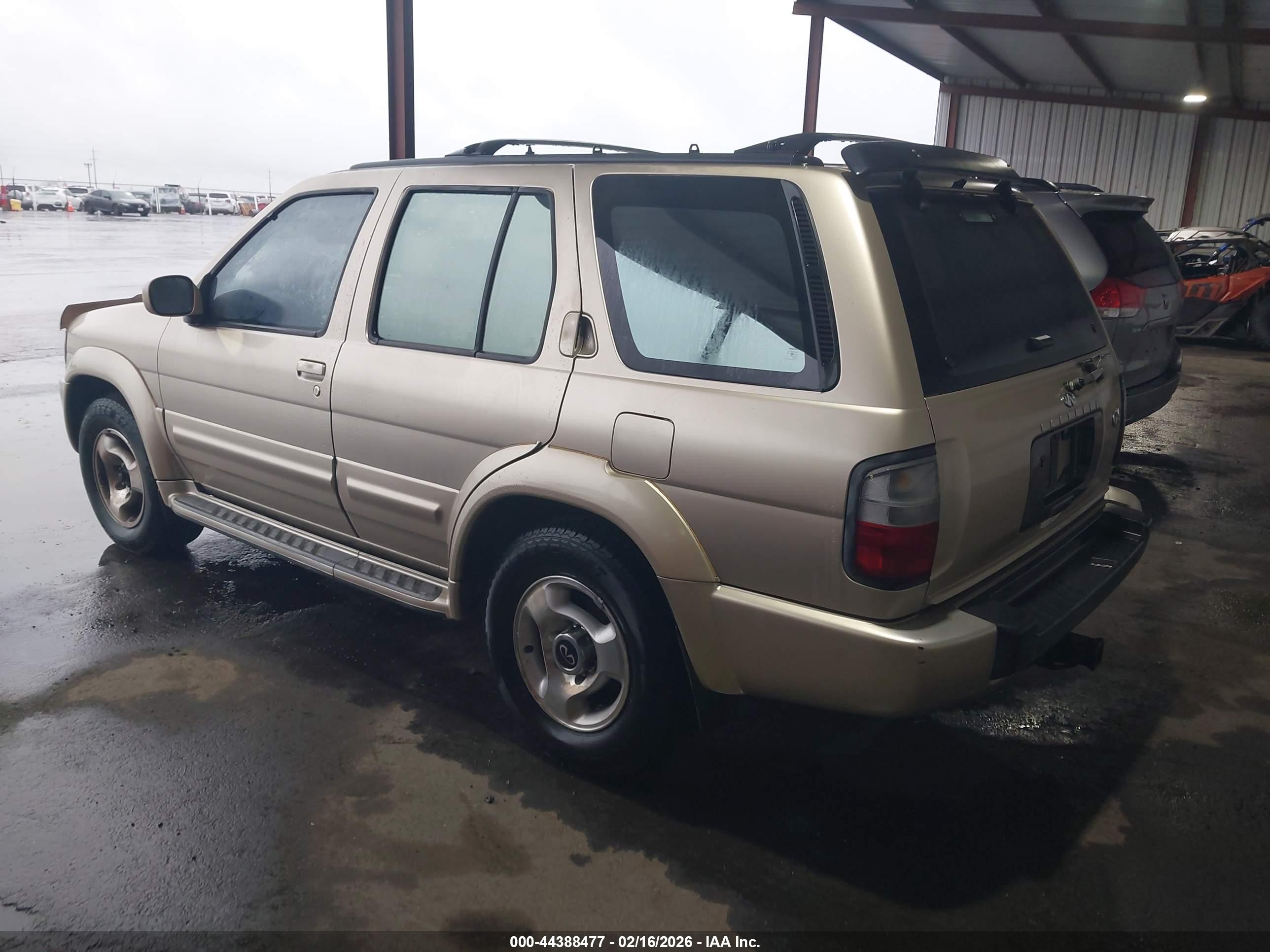 INFINITI QX4 image 3