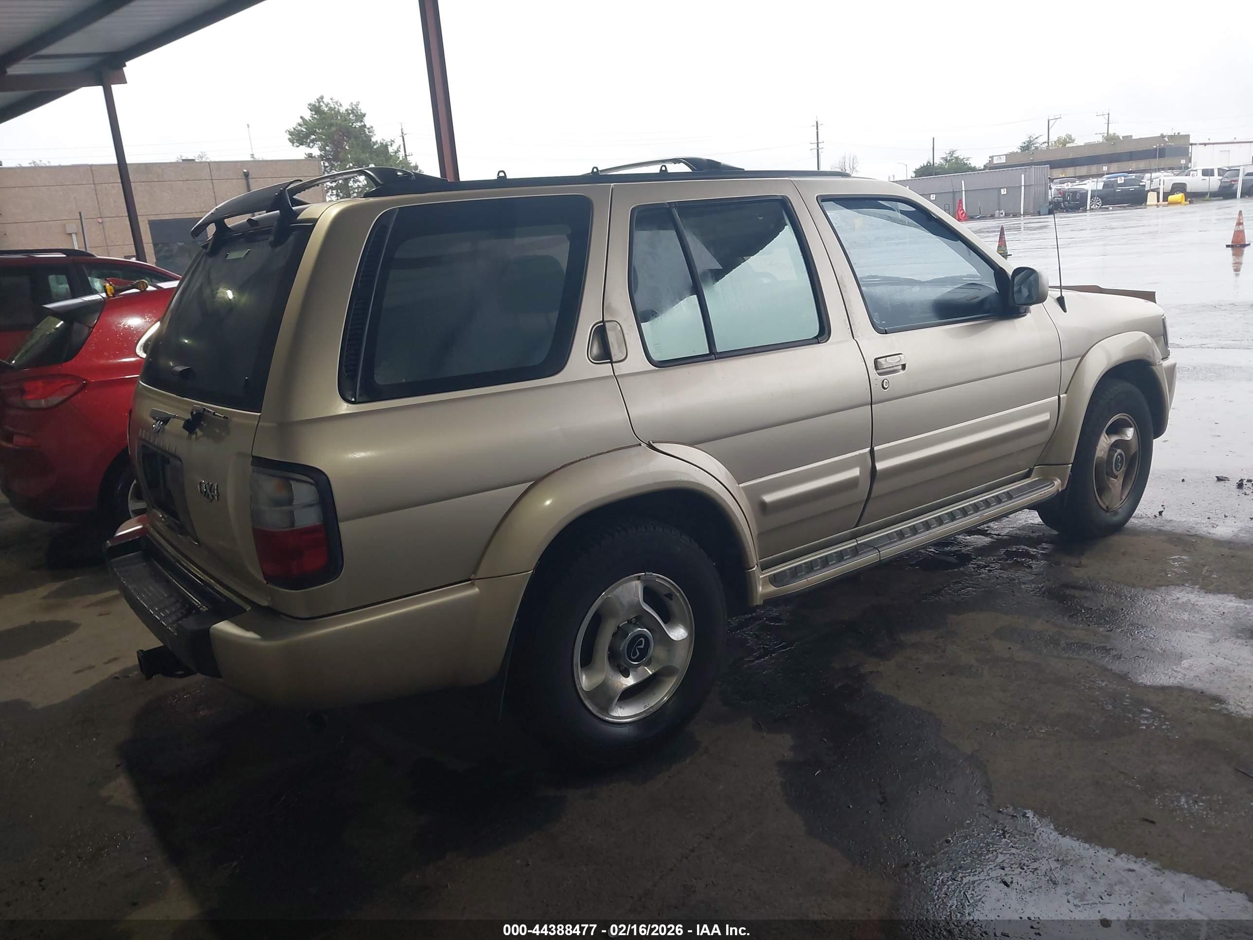 INFINITI QX4 image 4