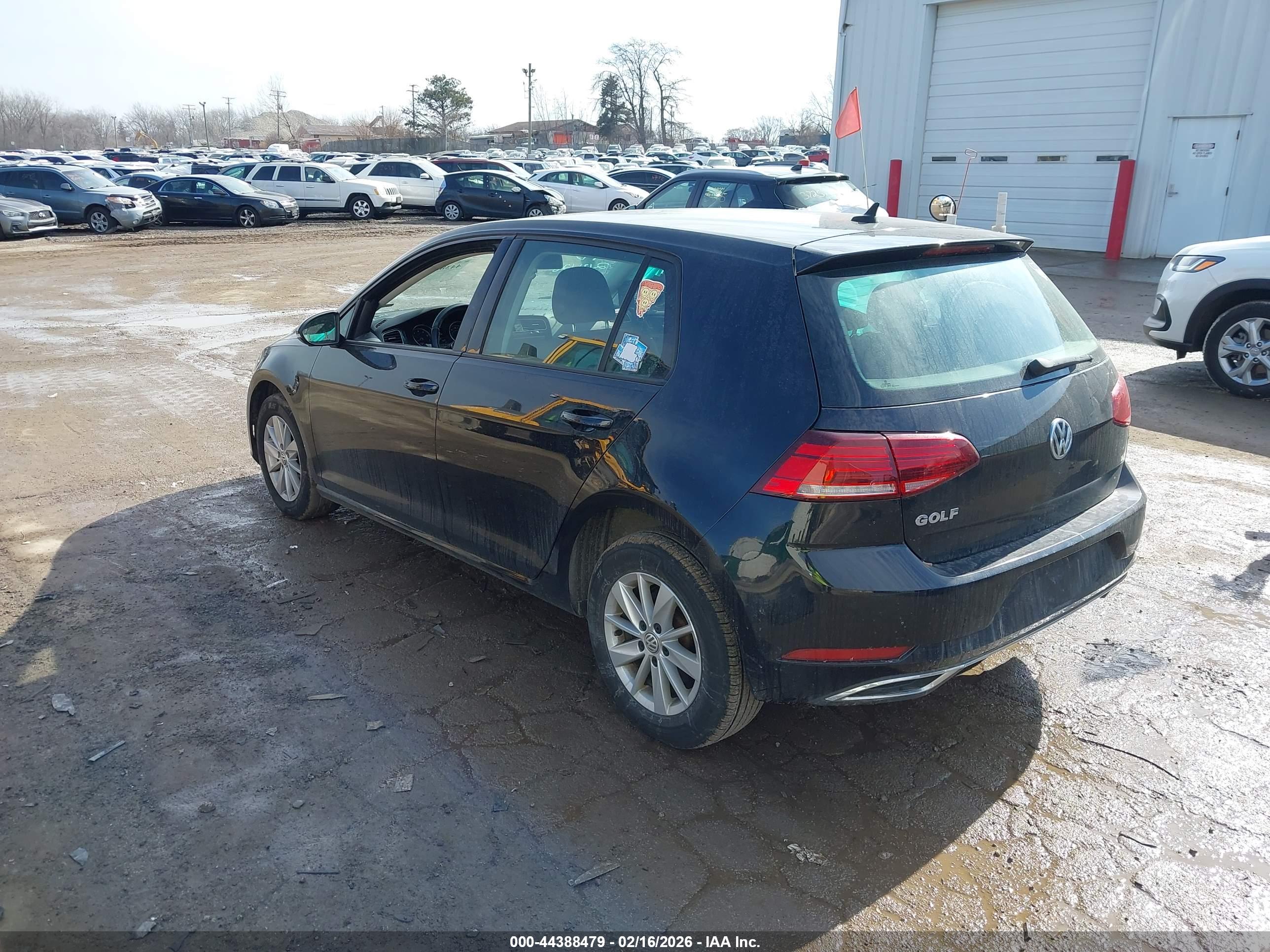 VOLKSWAGEN GOLF image 3