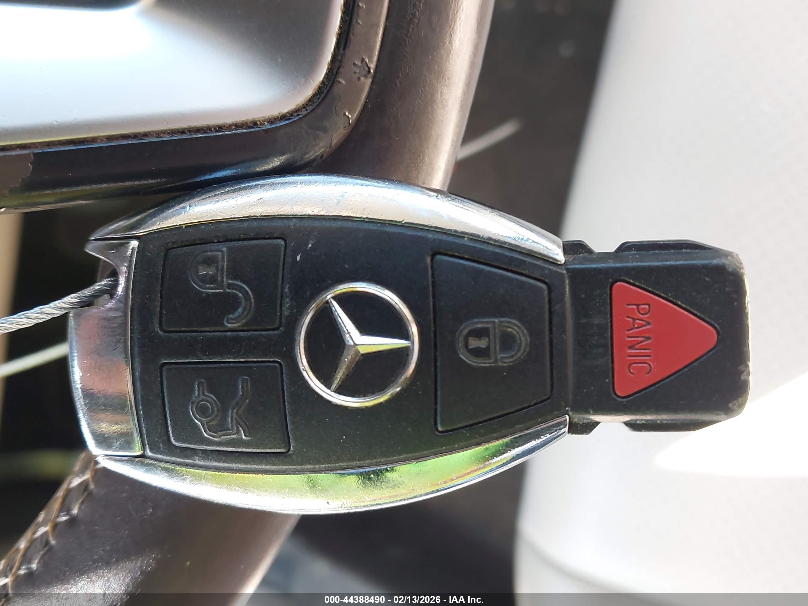 MERCEDES-BENZ GLK image 11