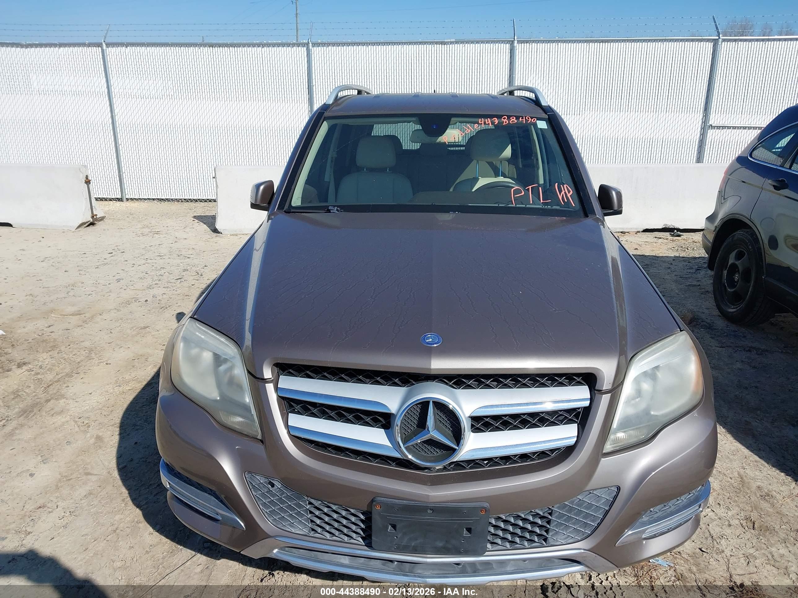 MERCEDES-BENZ GLK image 6