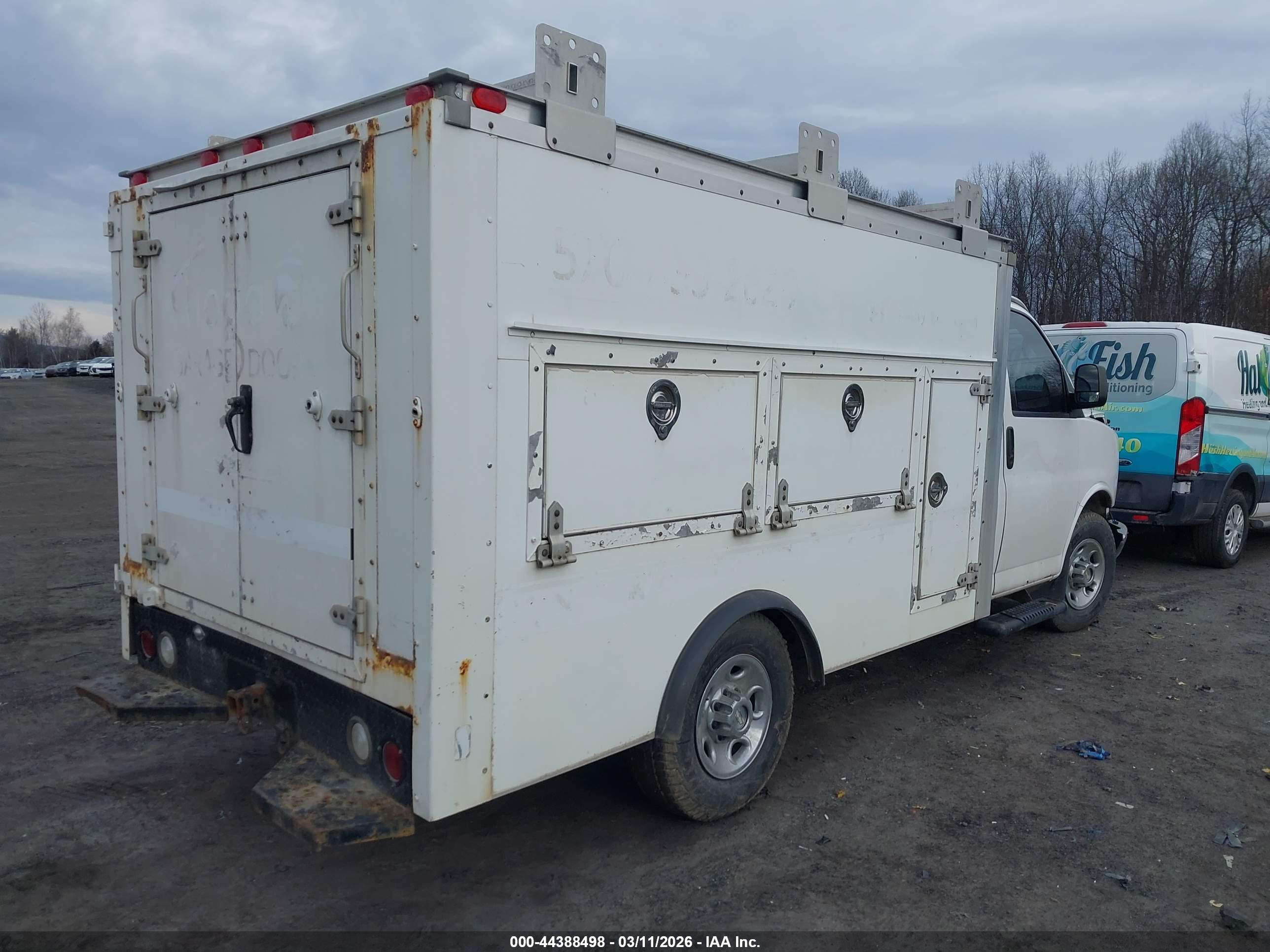 CHEVROLET EXPRESS image 4