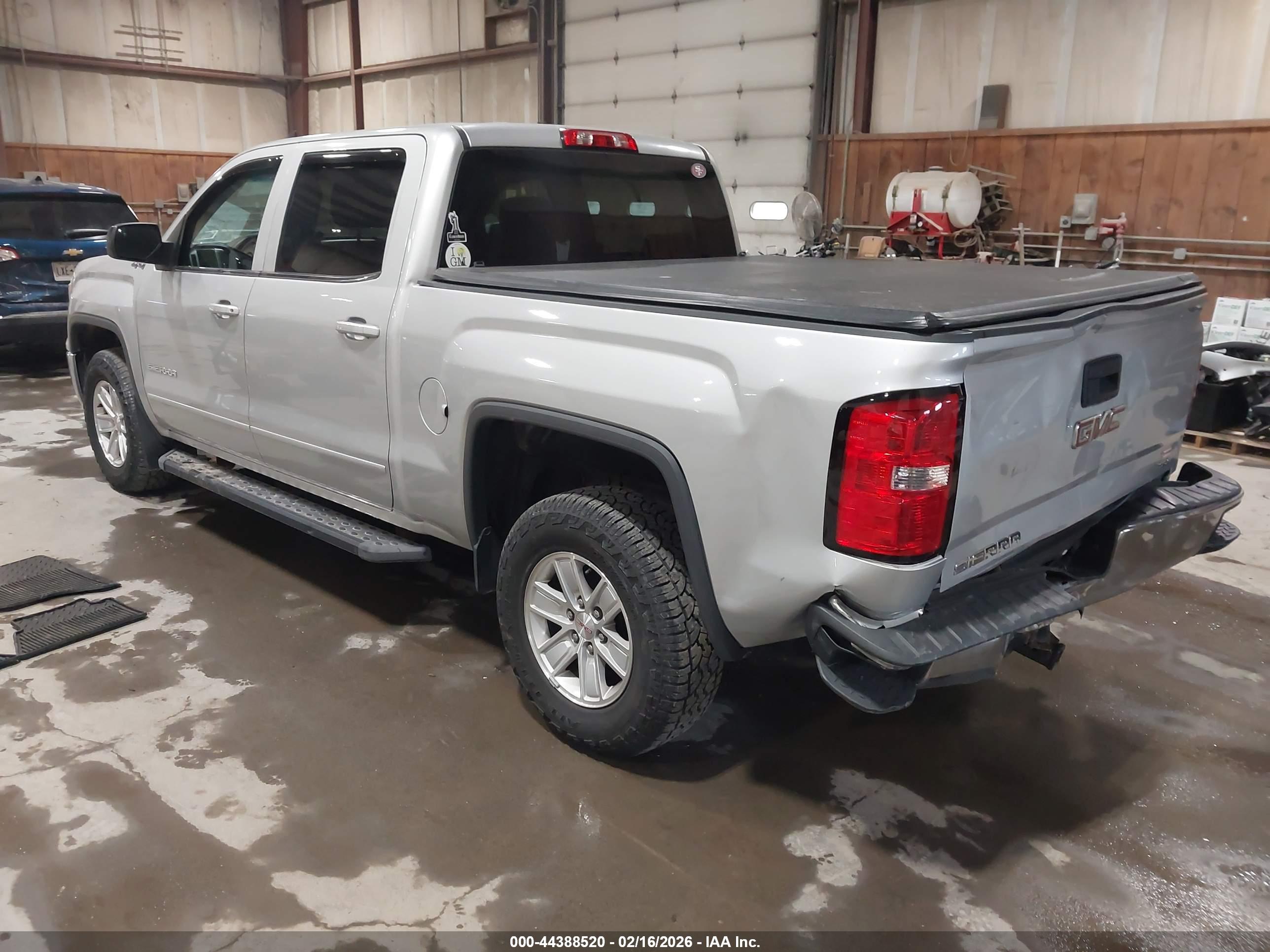 GMC SIERRA image 3