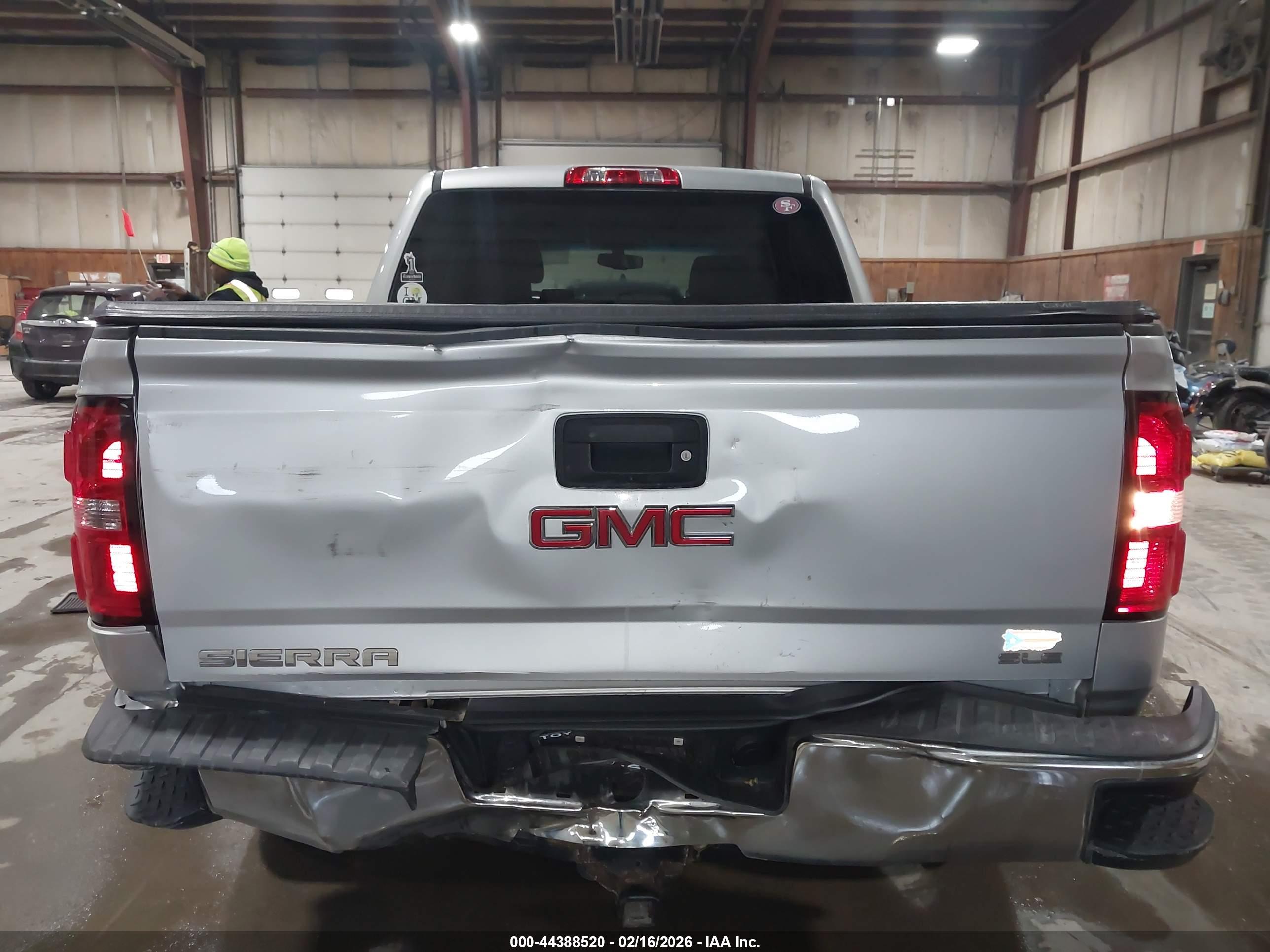 GMC SIERRA image 6
