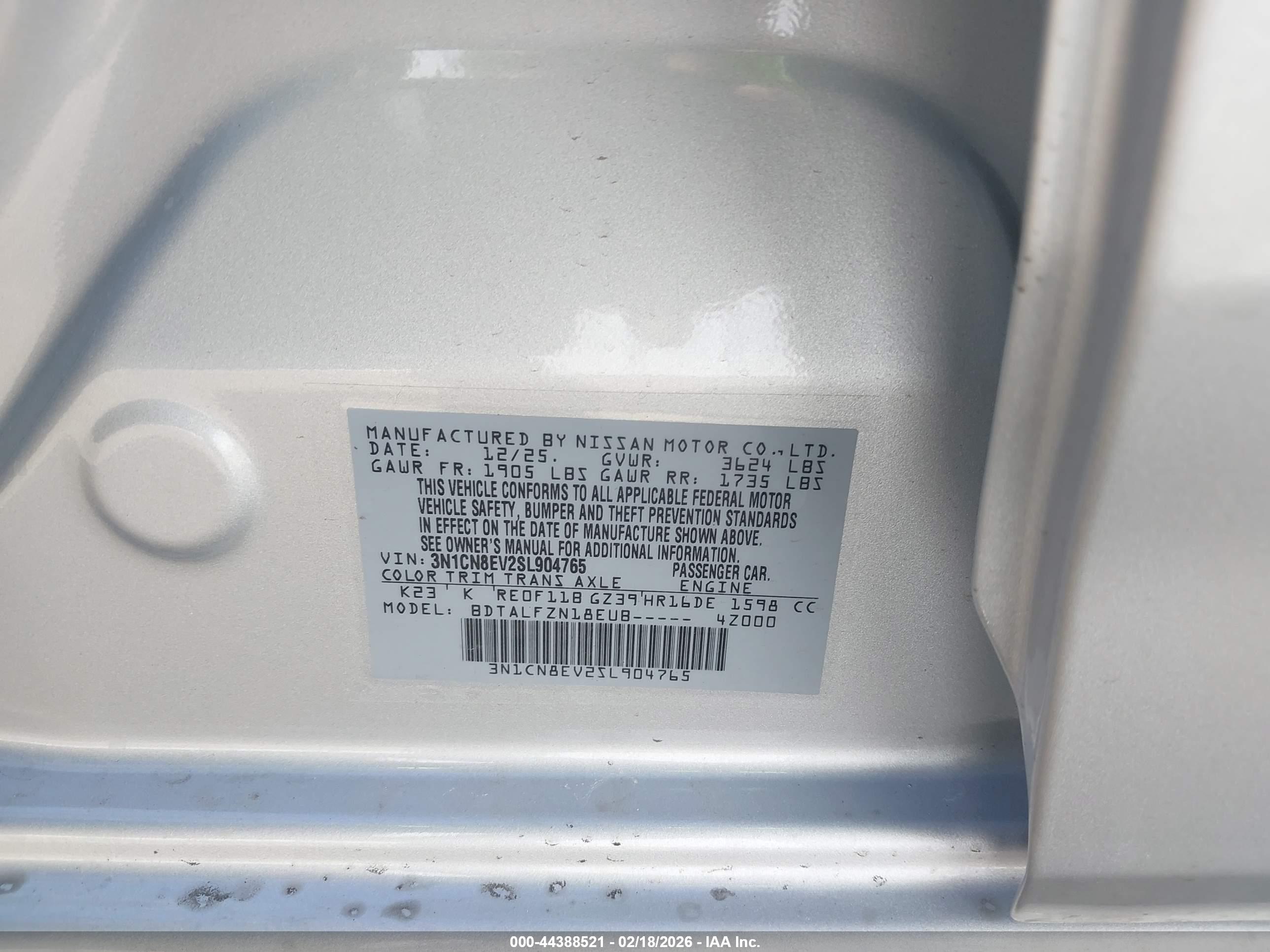 NISSAN VERSA image 9