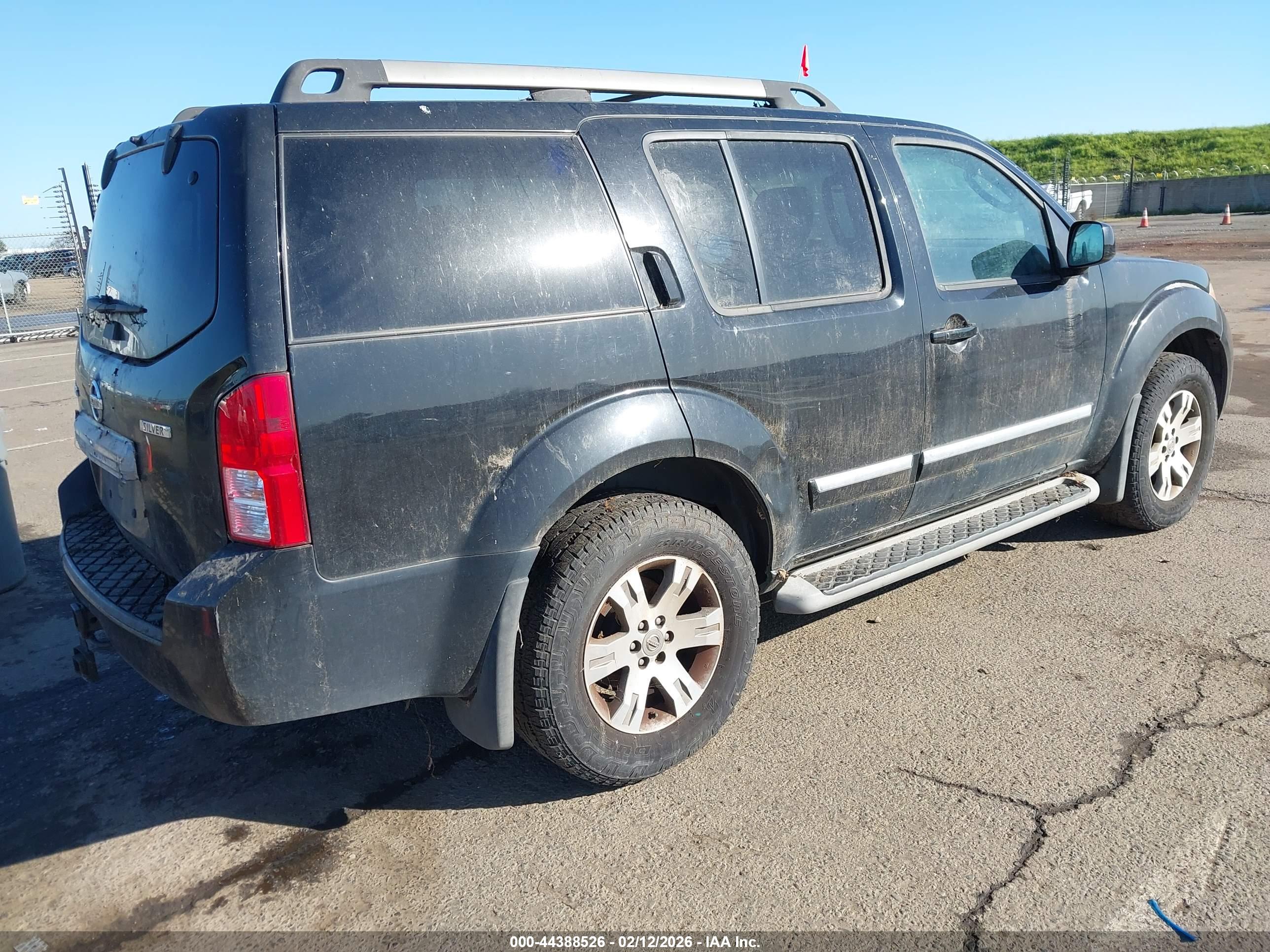 NISSAN PATHFINDER image 4
