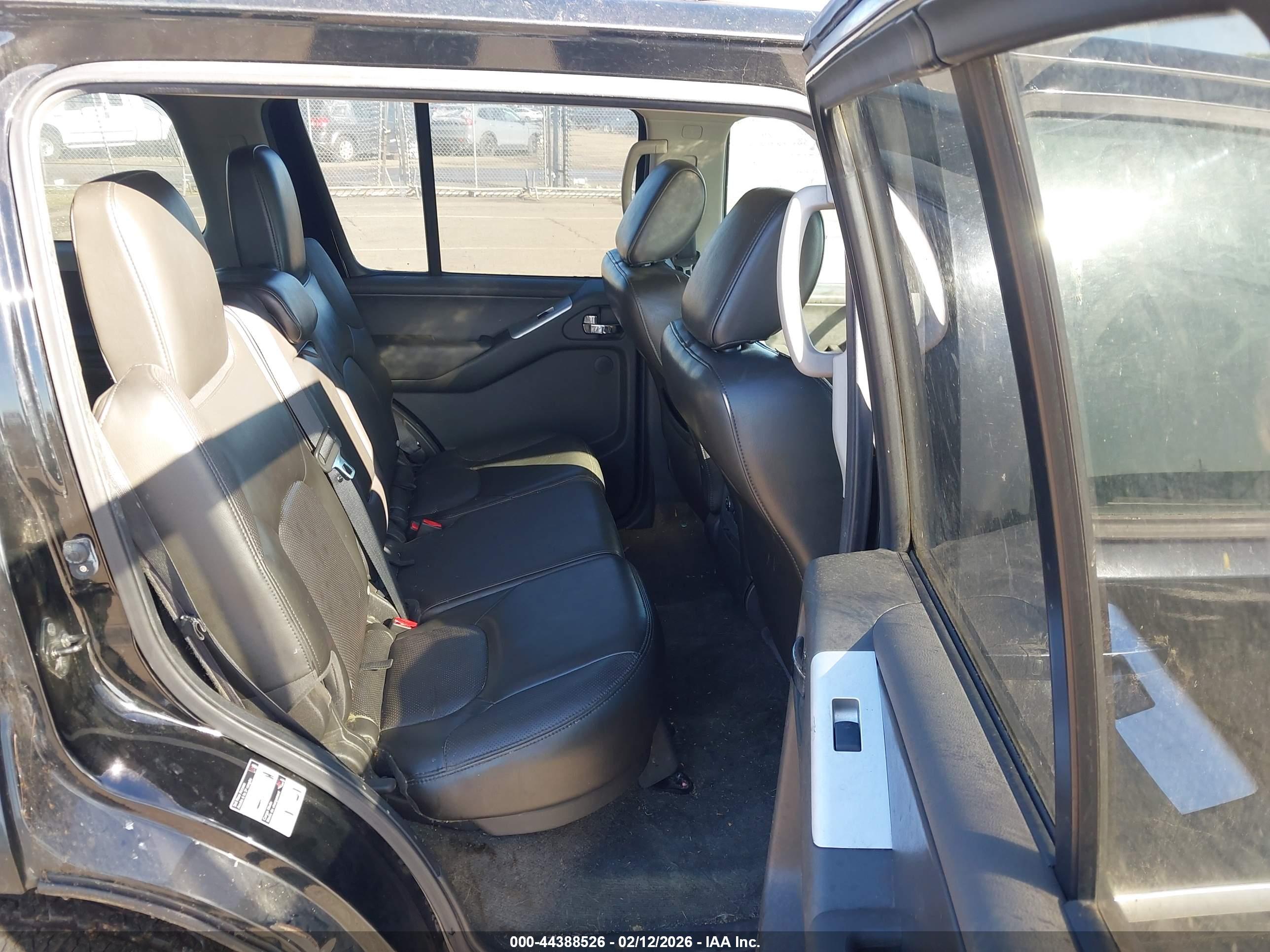 NISSAN PATHFINDER image 8