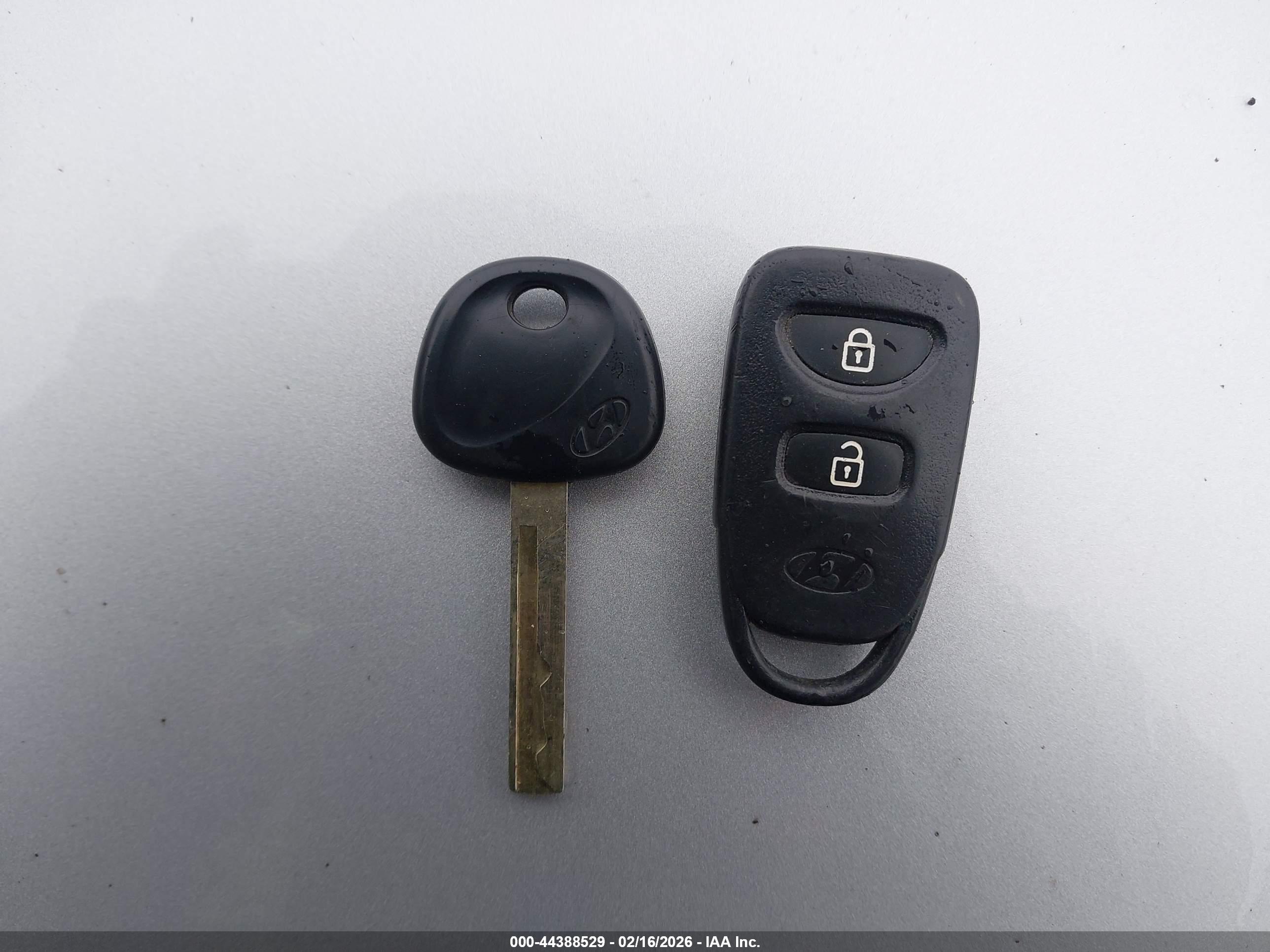 HYUNDAI ACCENT image 11