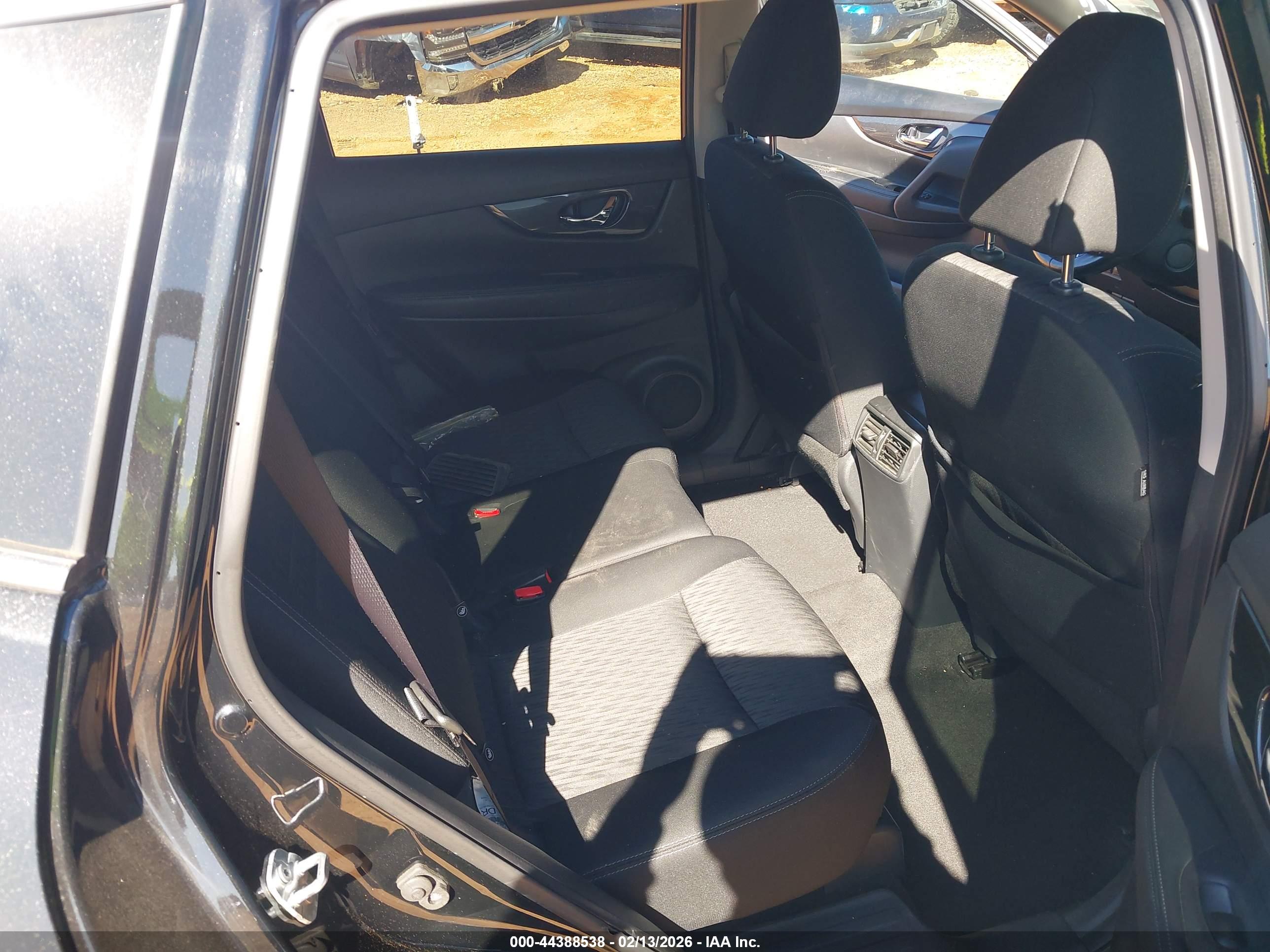 NISSAN ROGUE image 8