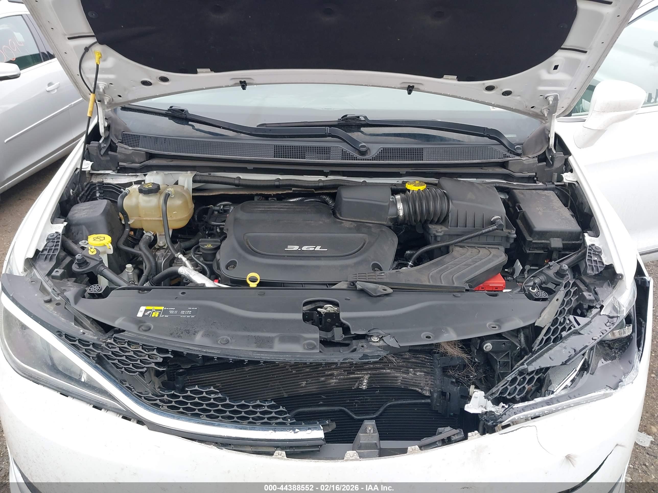 CHRYSLER PACIFICA image 10