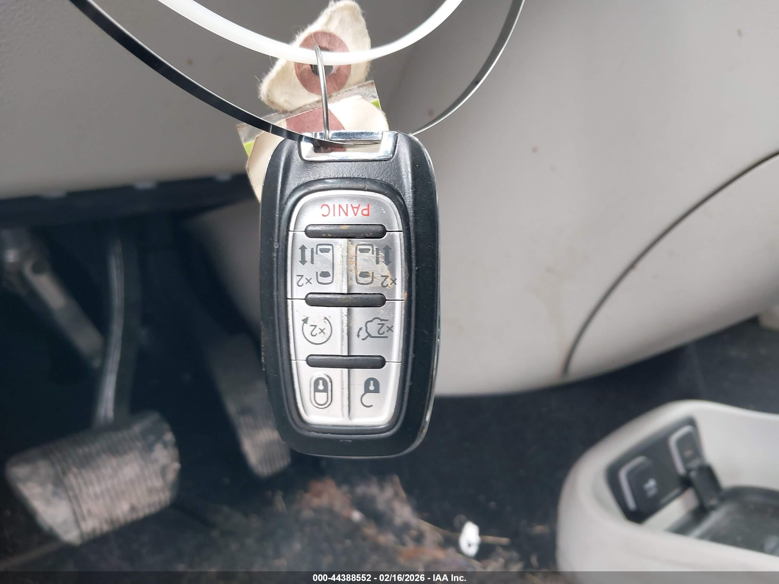 CHRYSLER PACIFICA image 11