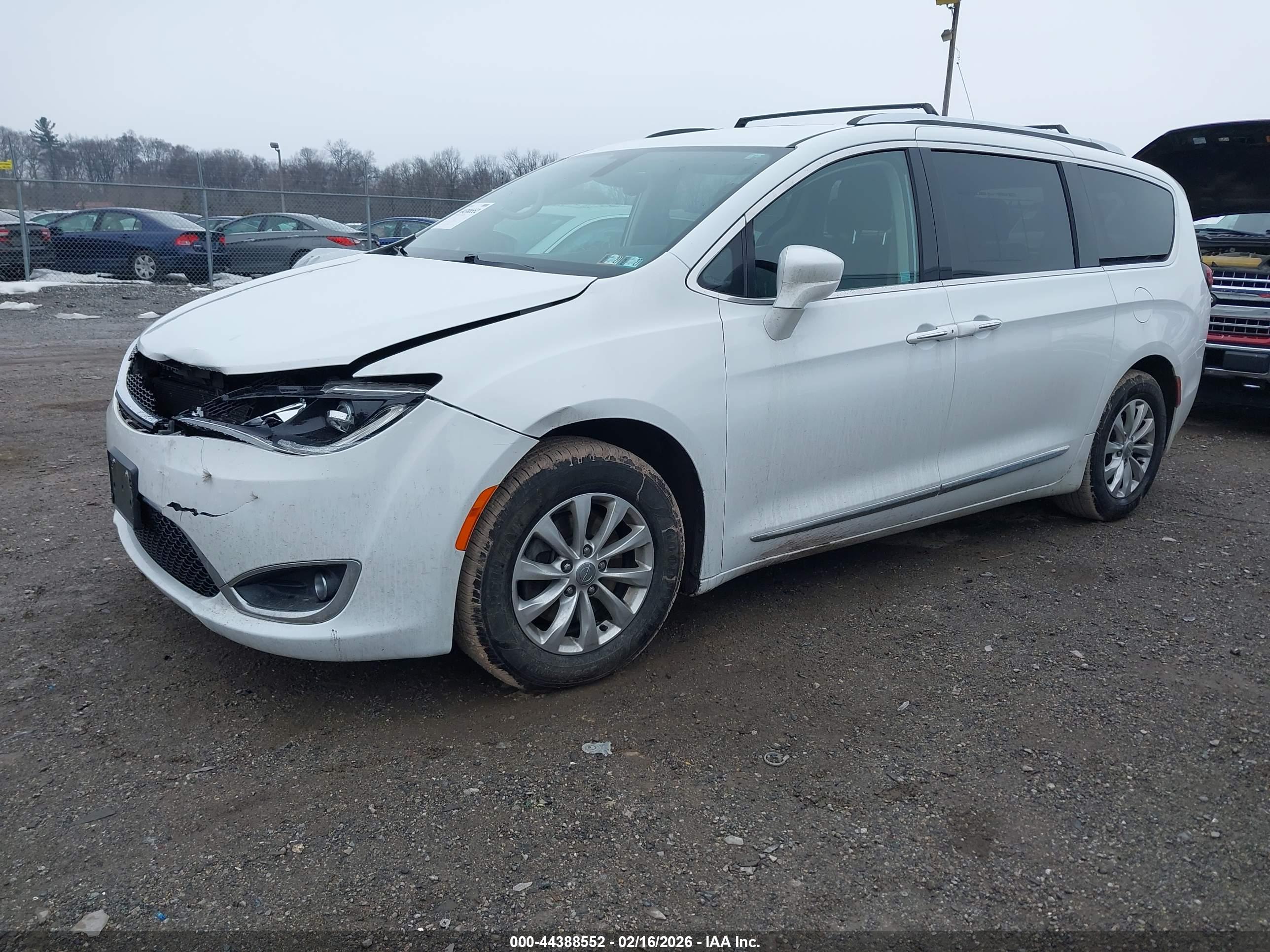 CHRYSLER PACIFICA image 2