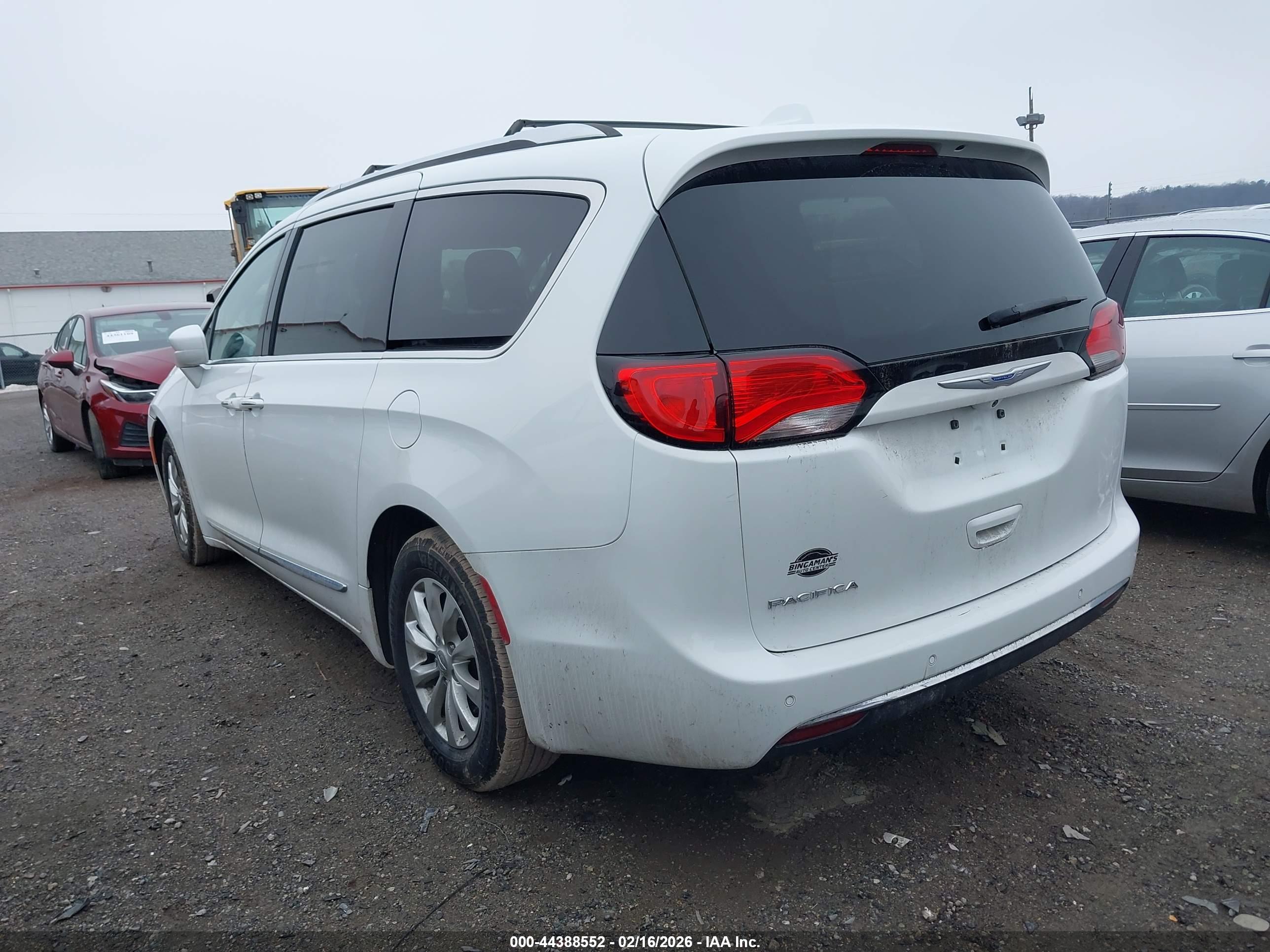 CHRYSLER PACIFICA image 3