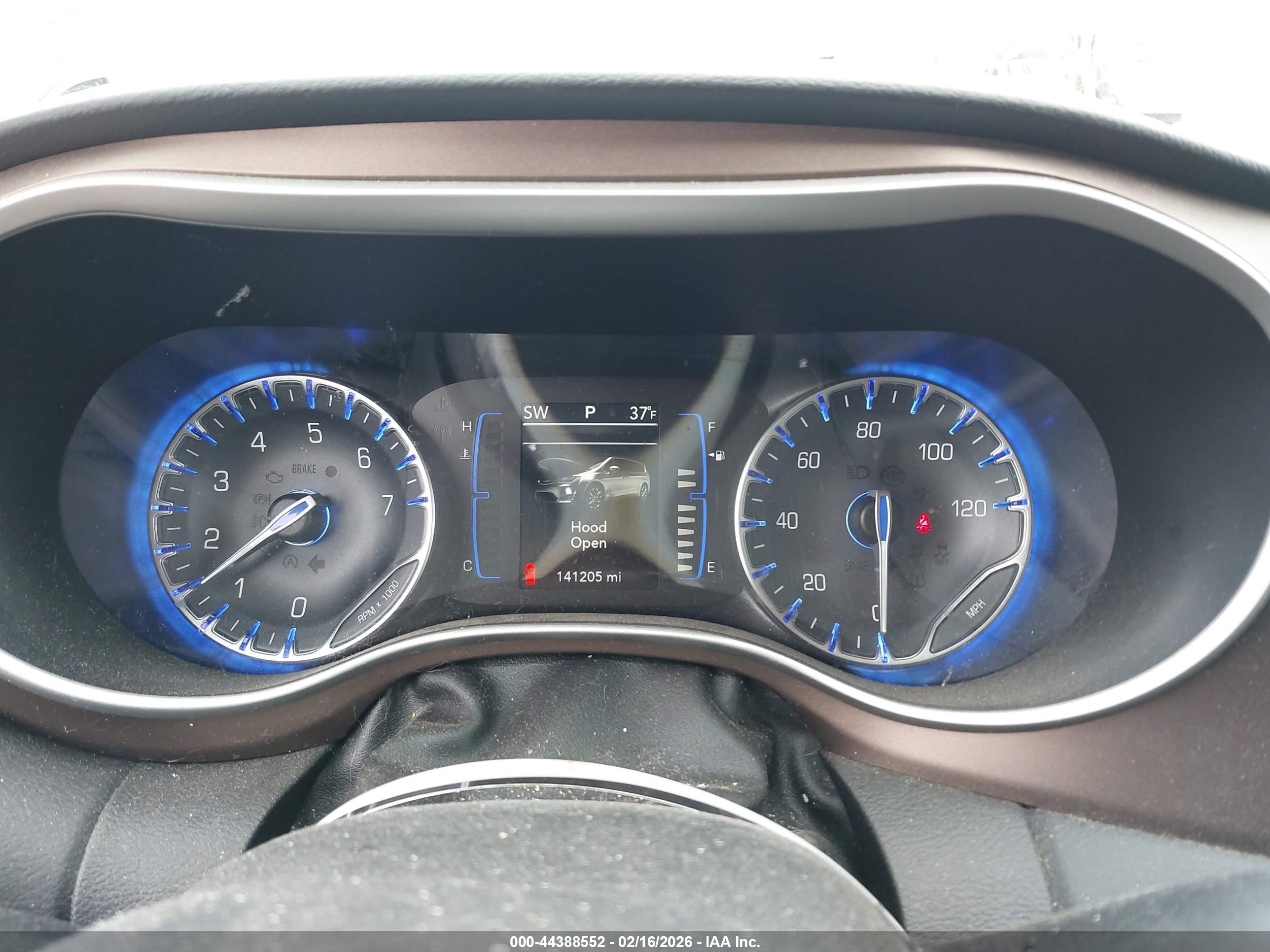 CHRYSLER PACIFICA image 7