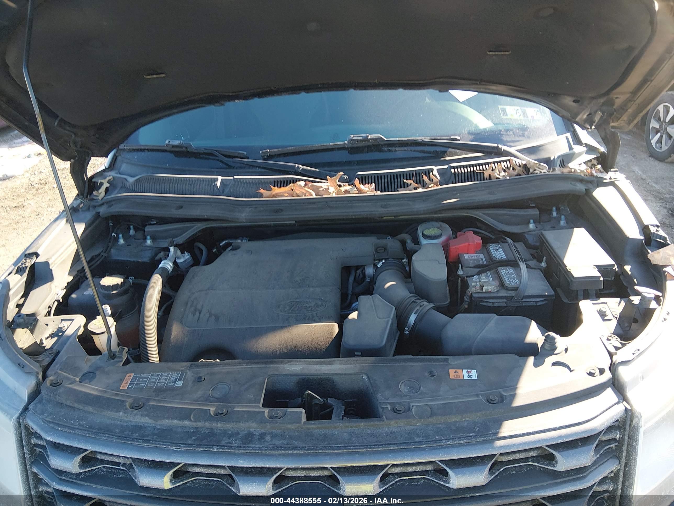 FORD EXPLORER image 10