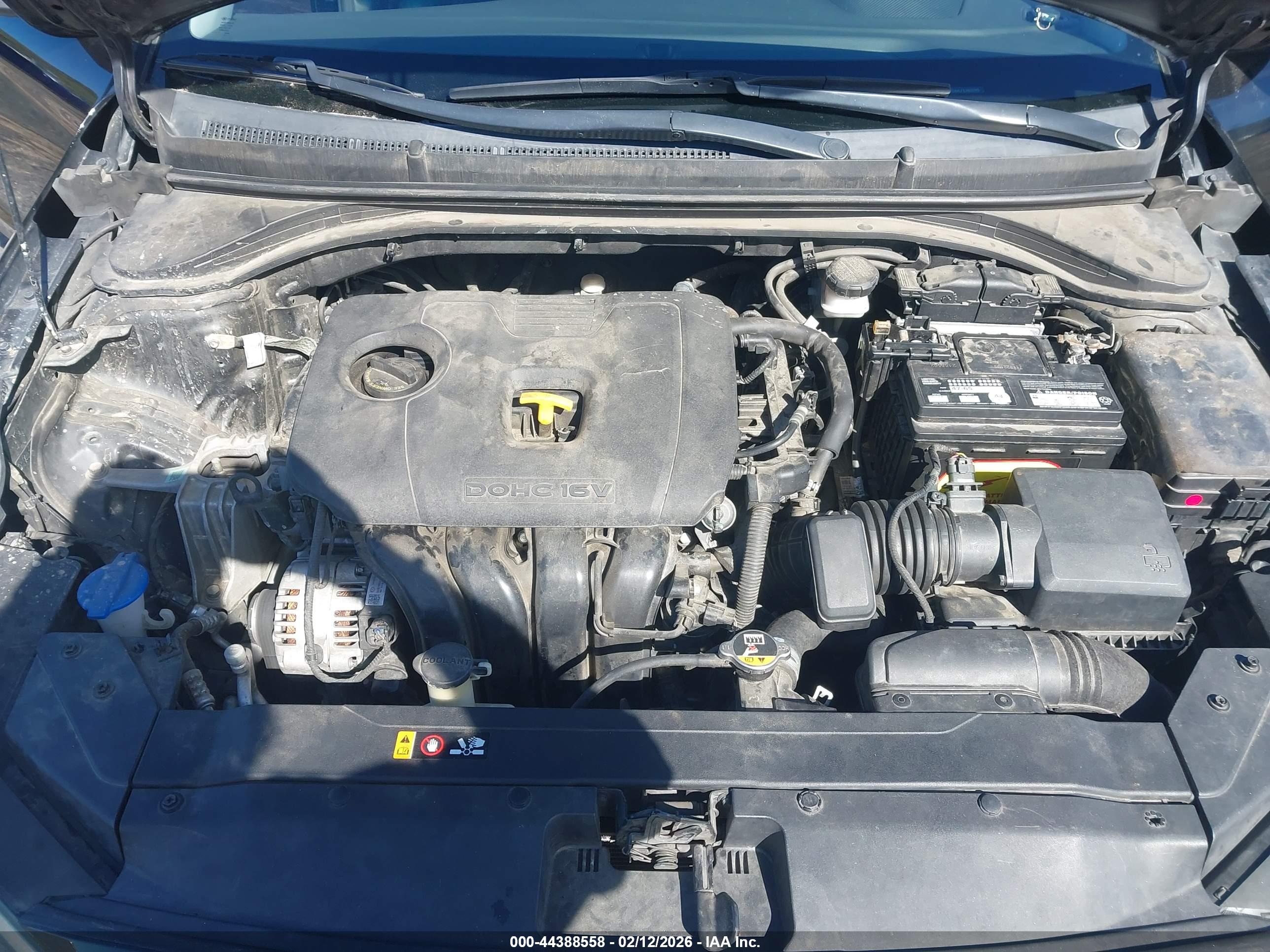 HYUNDAI ELANTRA image 10