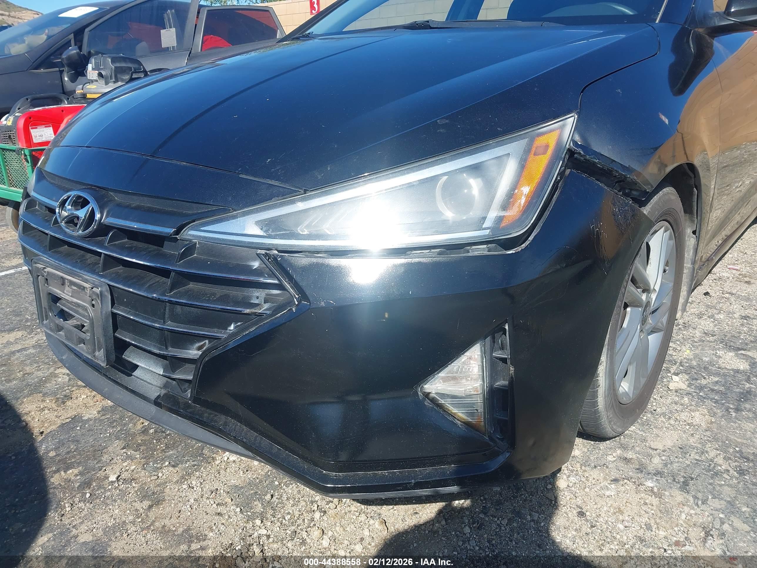 HYUNDAI ELANTRA image 6