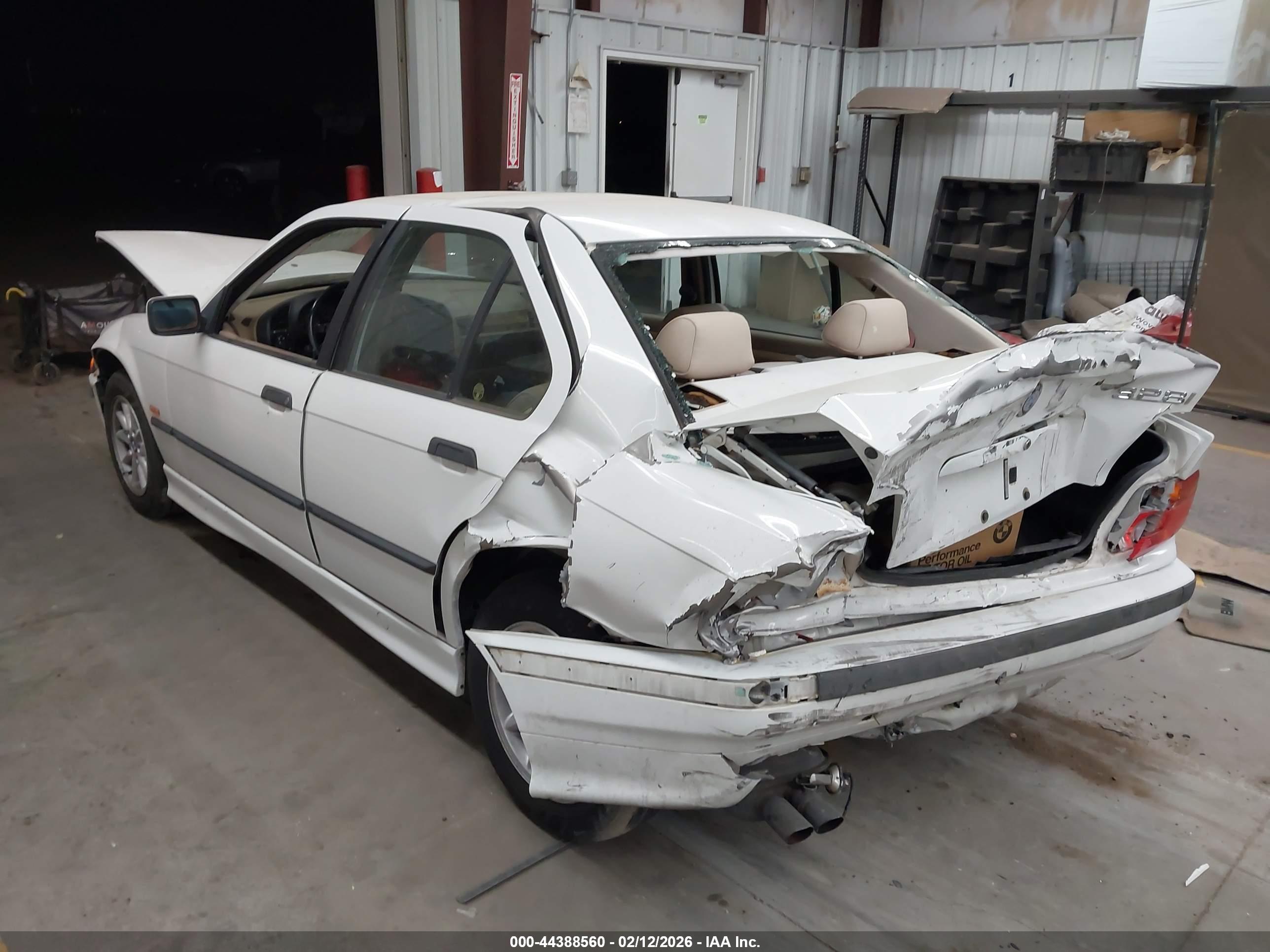 BMW 328I image 3