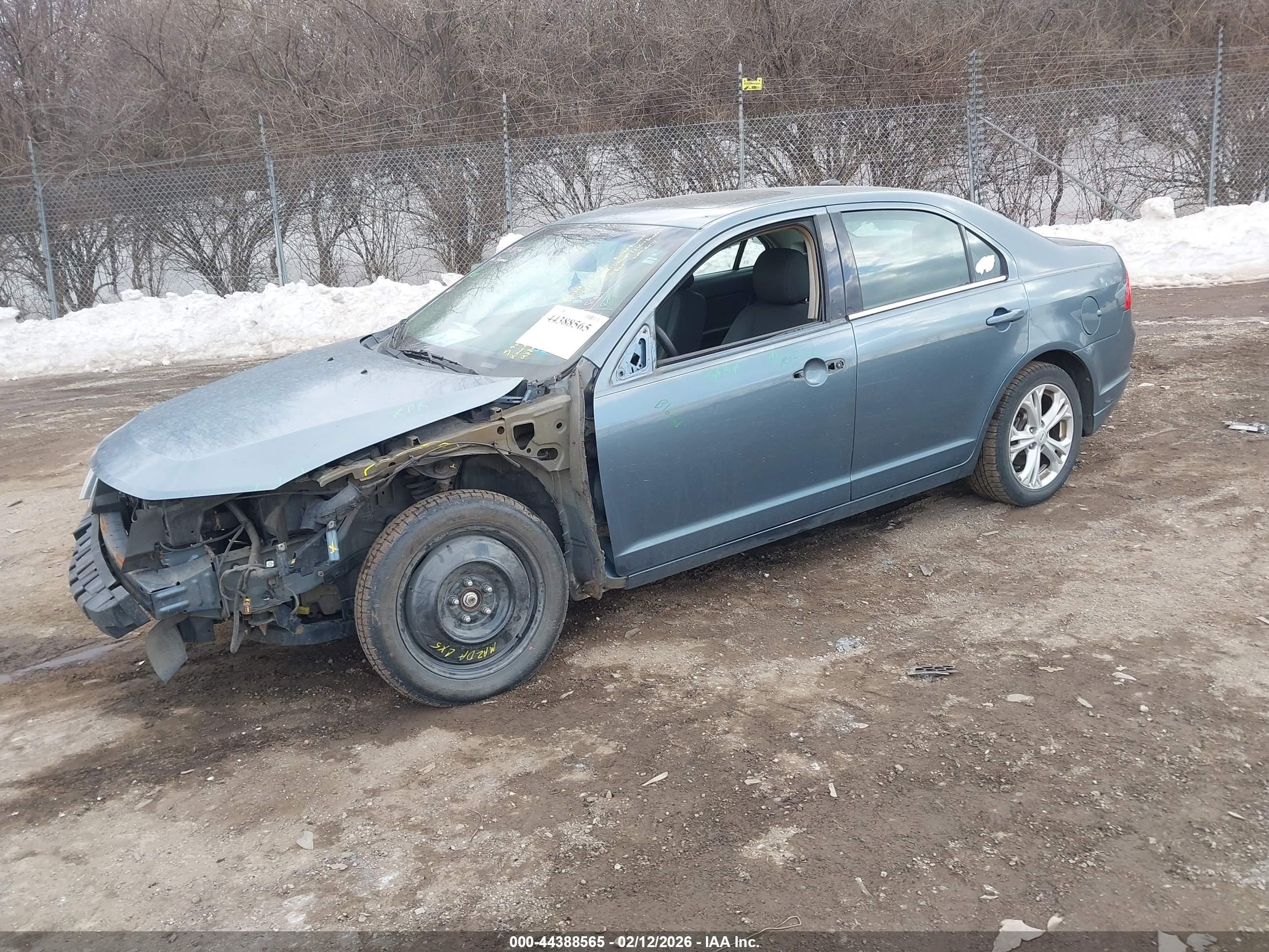 FORD FUSION image 2