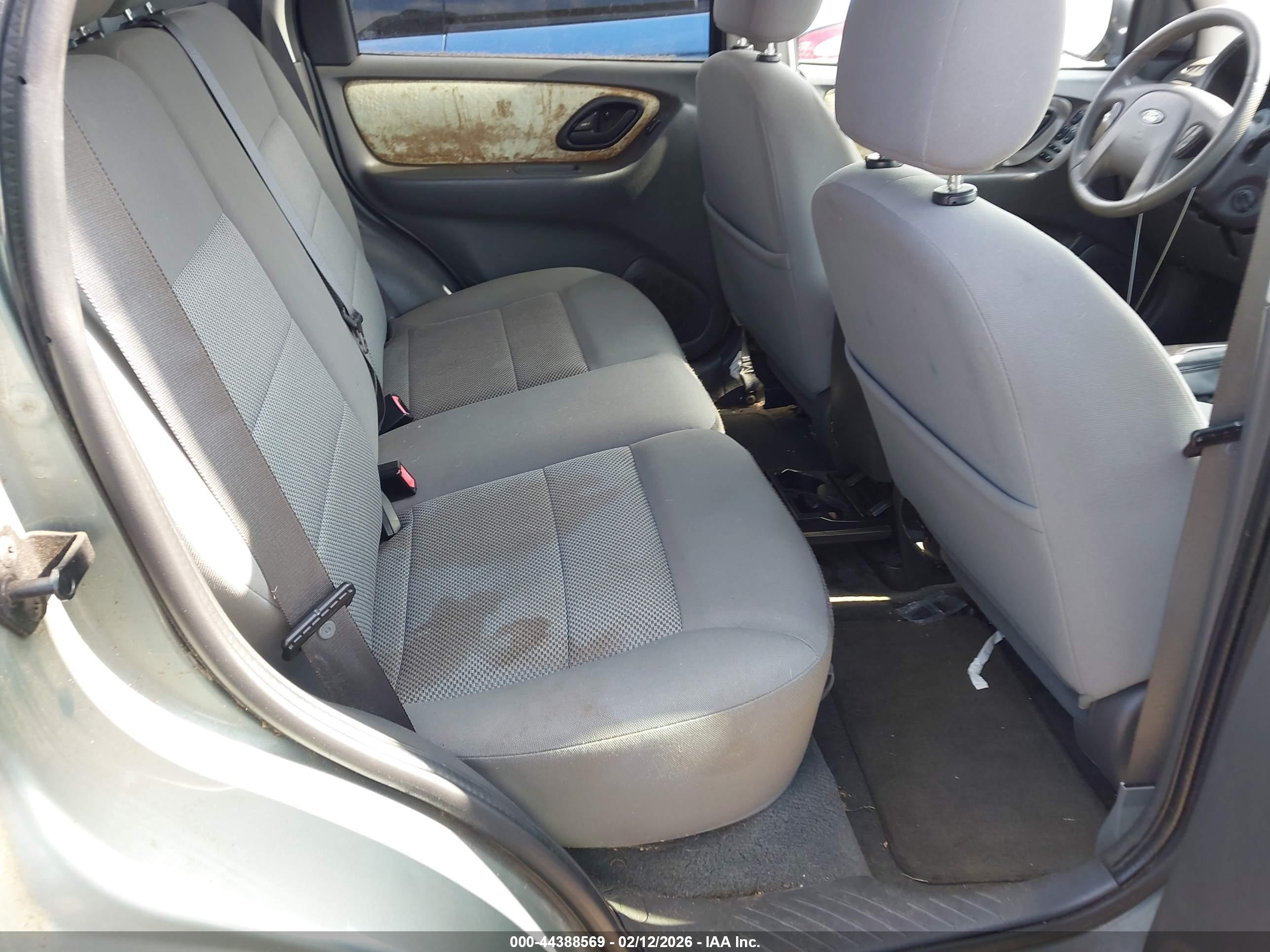 FORD ESCAPE image 8