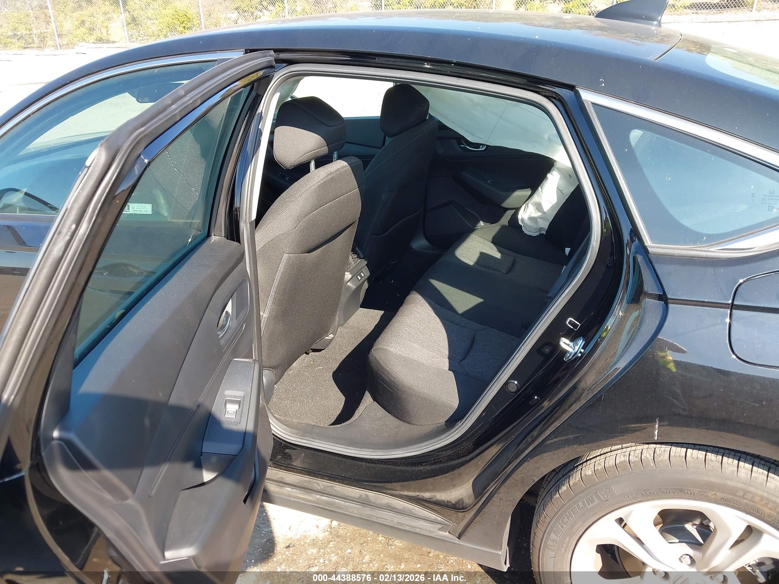 HONDA ACCORD image 8