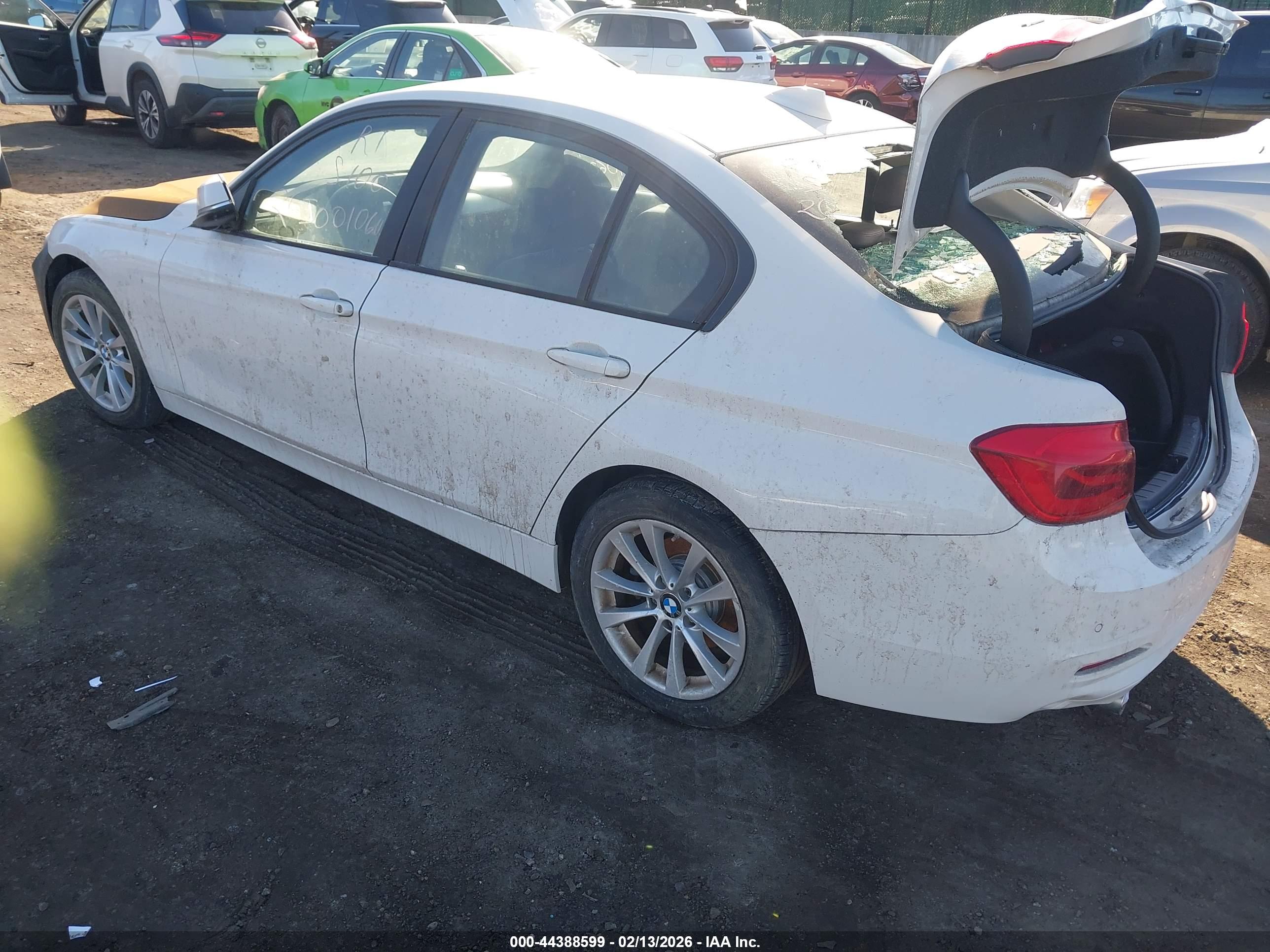 BMW 320I image 3