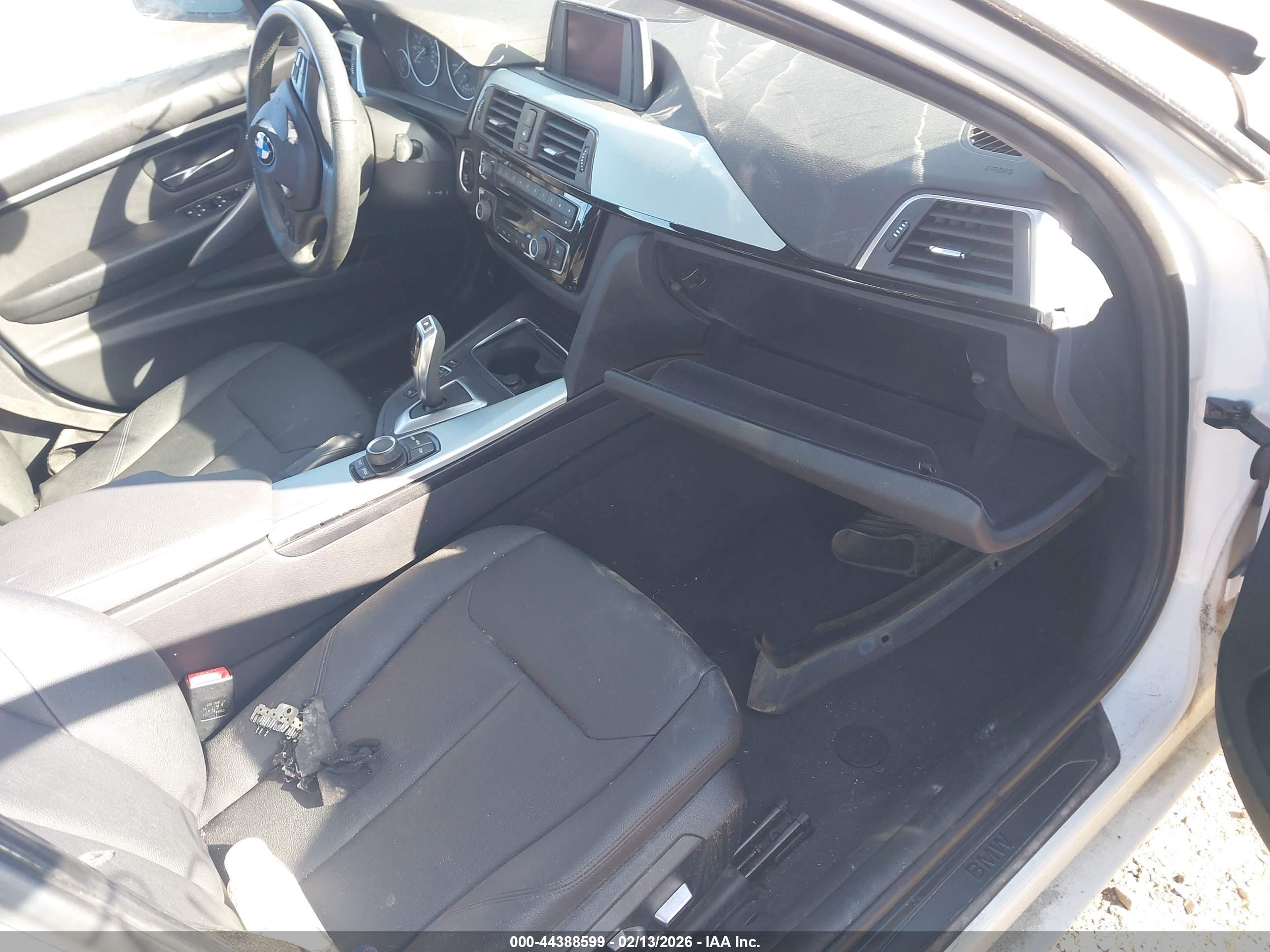 BMW 320I image 5