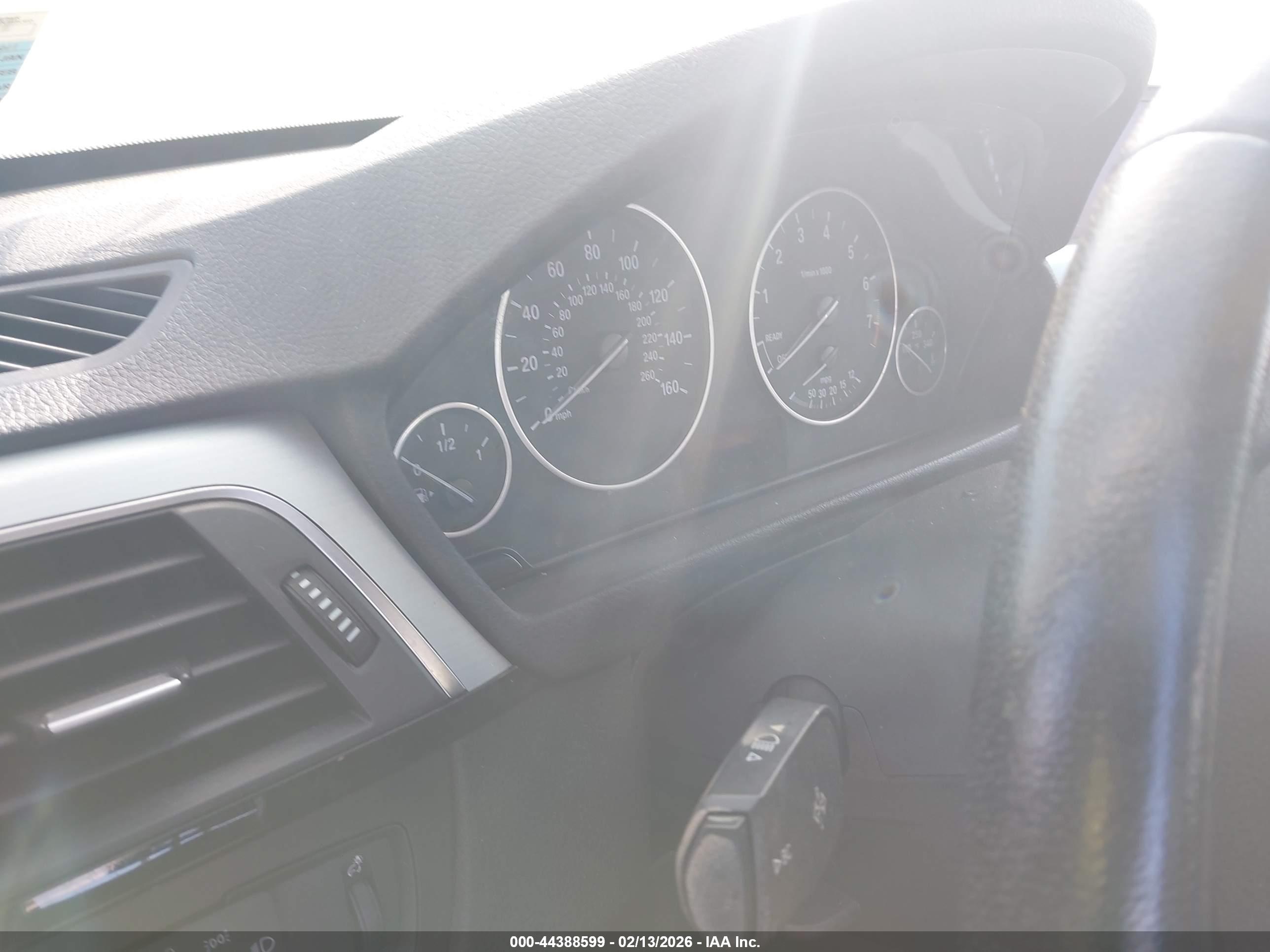 BMW 320I image 7