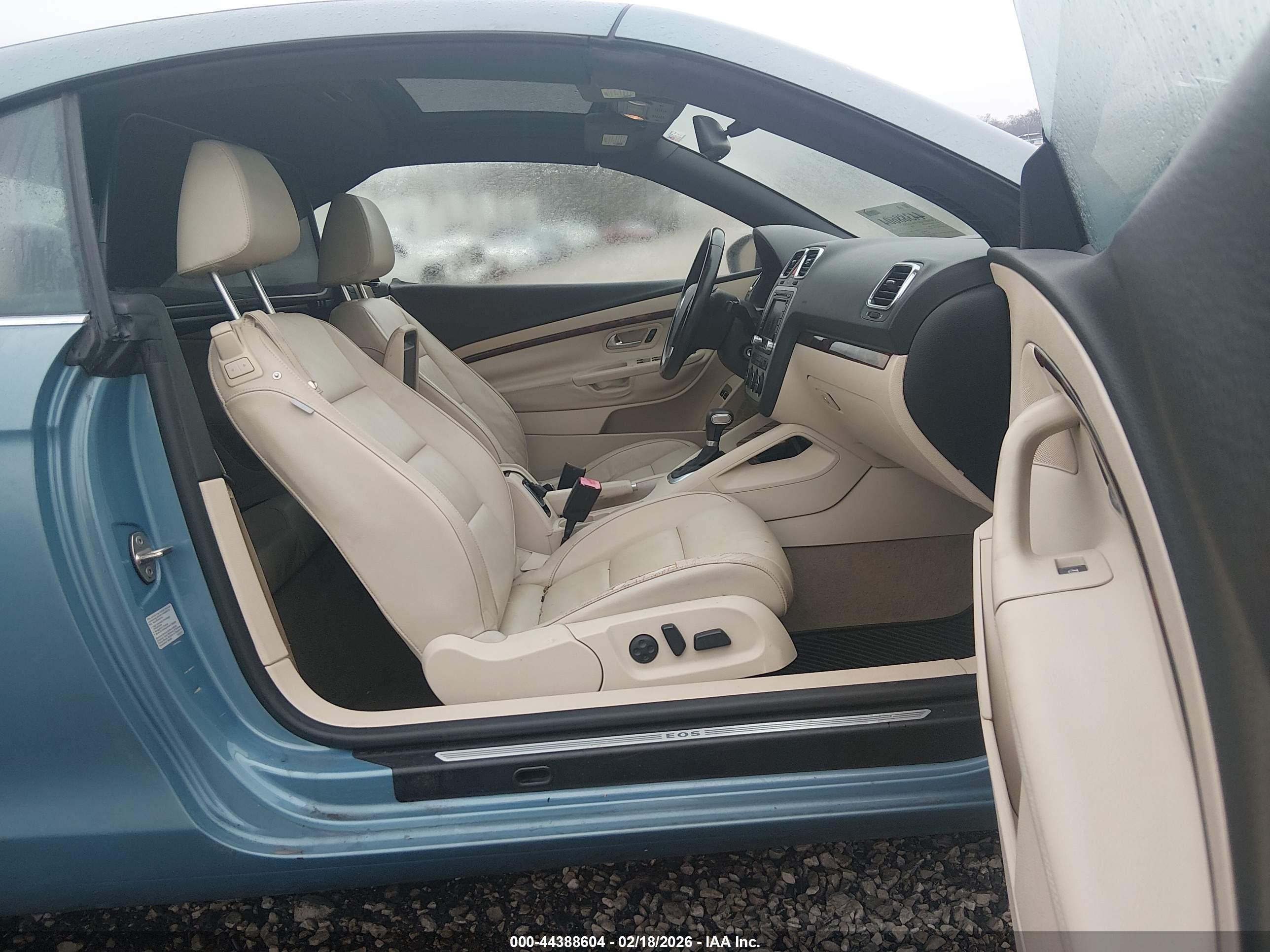 VOLKSWAGEN EOS image 5