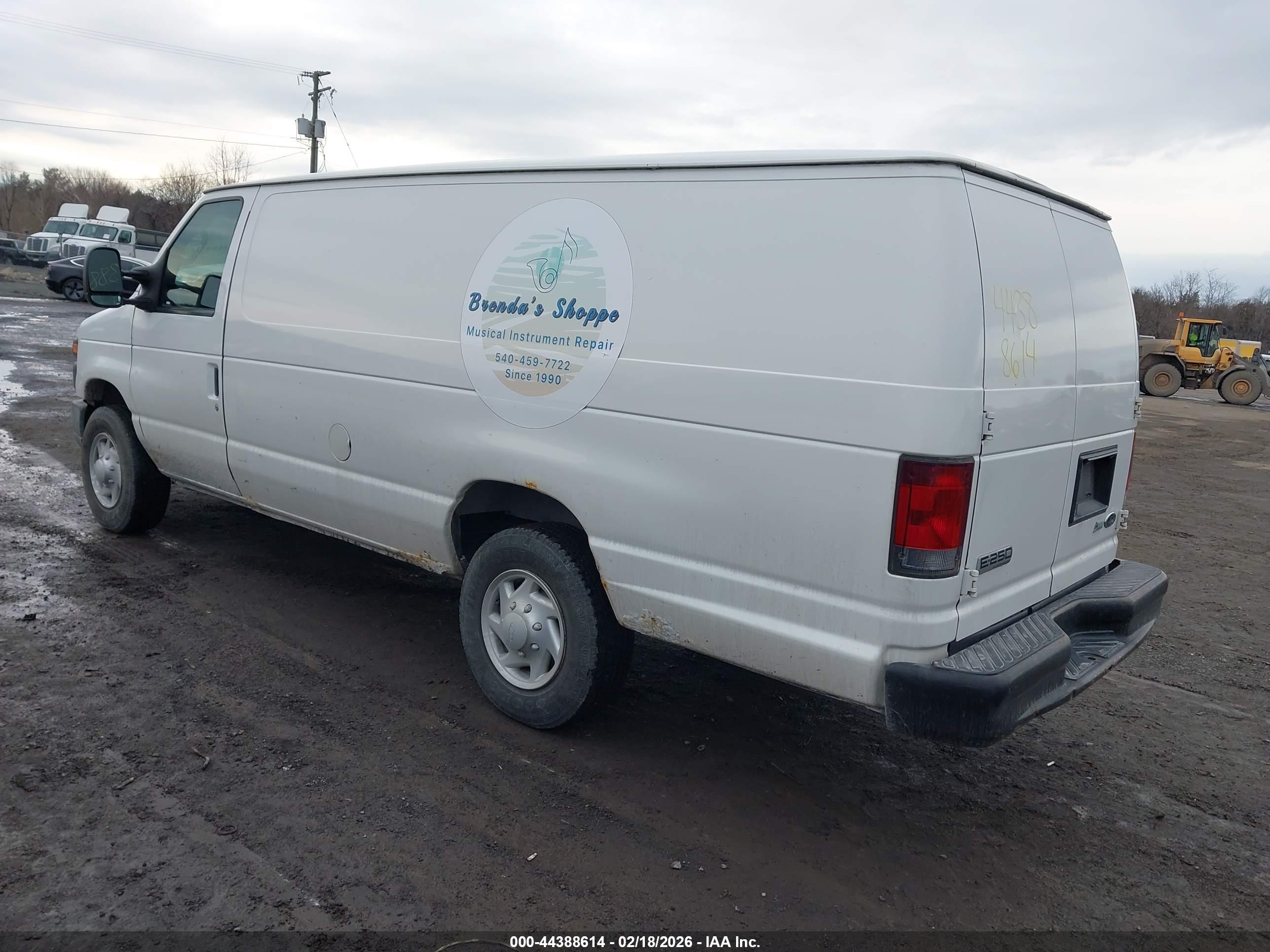 FORD E-250 image 3