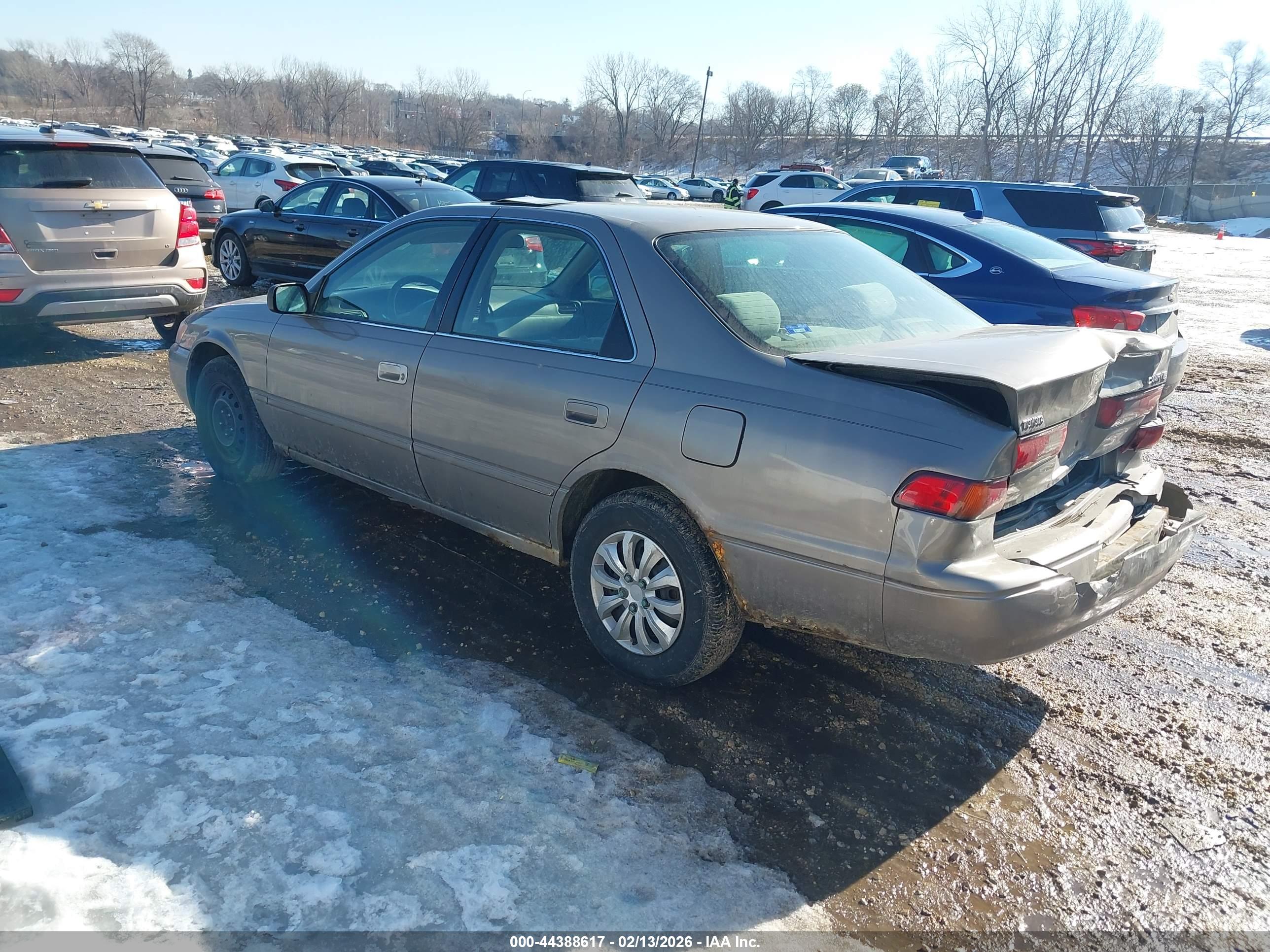 TOYOTA CAMRY image 3