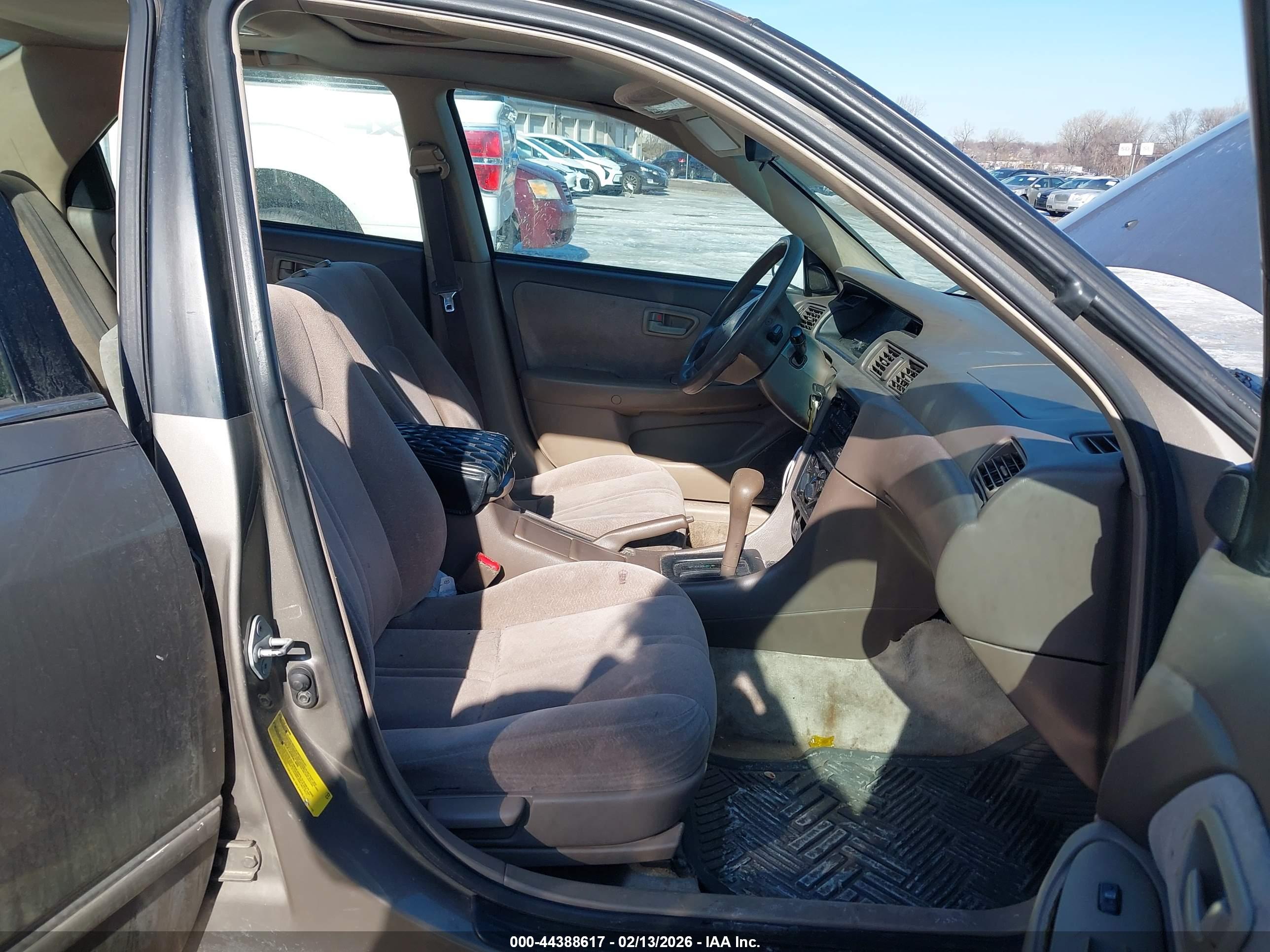 TOYOTA CAMRY image 5