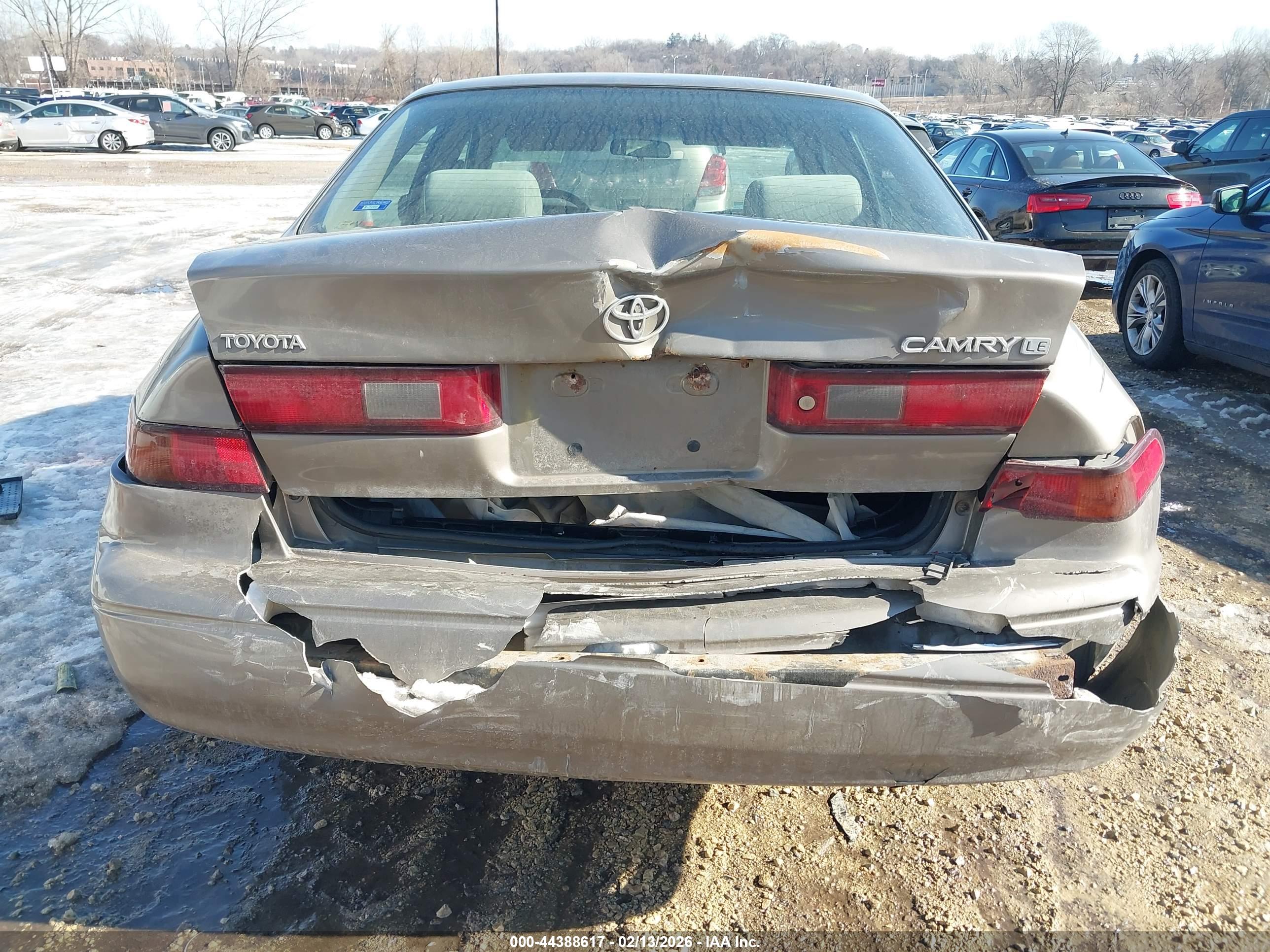 TOYOTA CAMRY image 6
