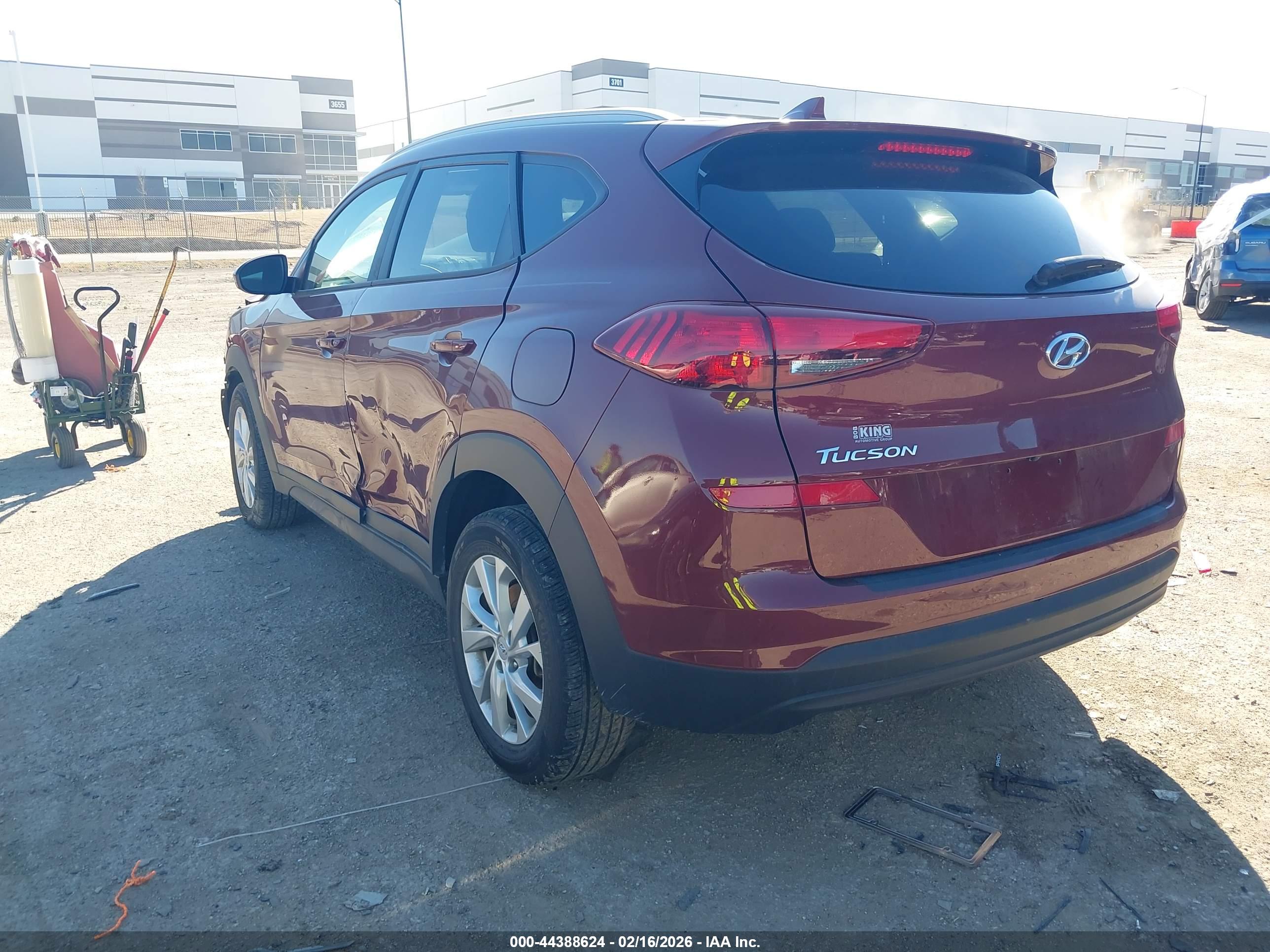 HYUNDAI TUCSON image 3