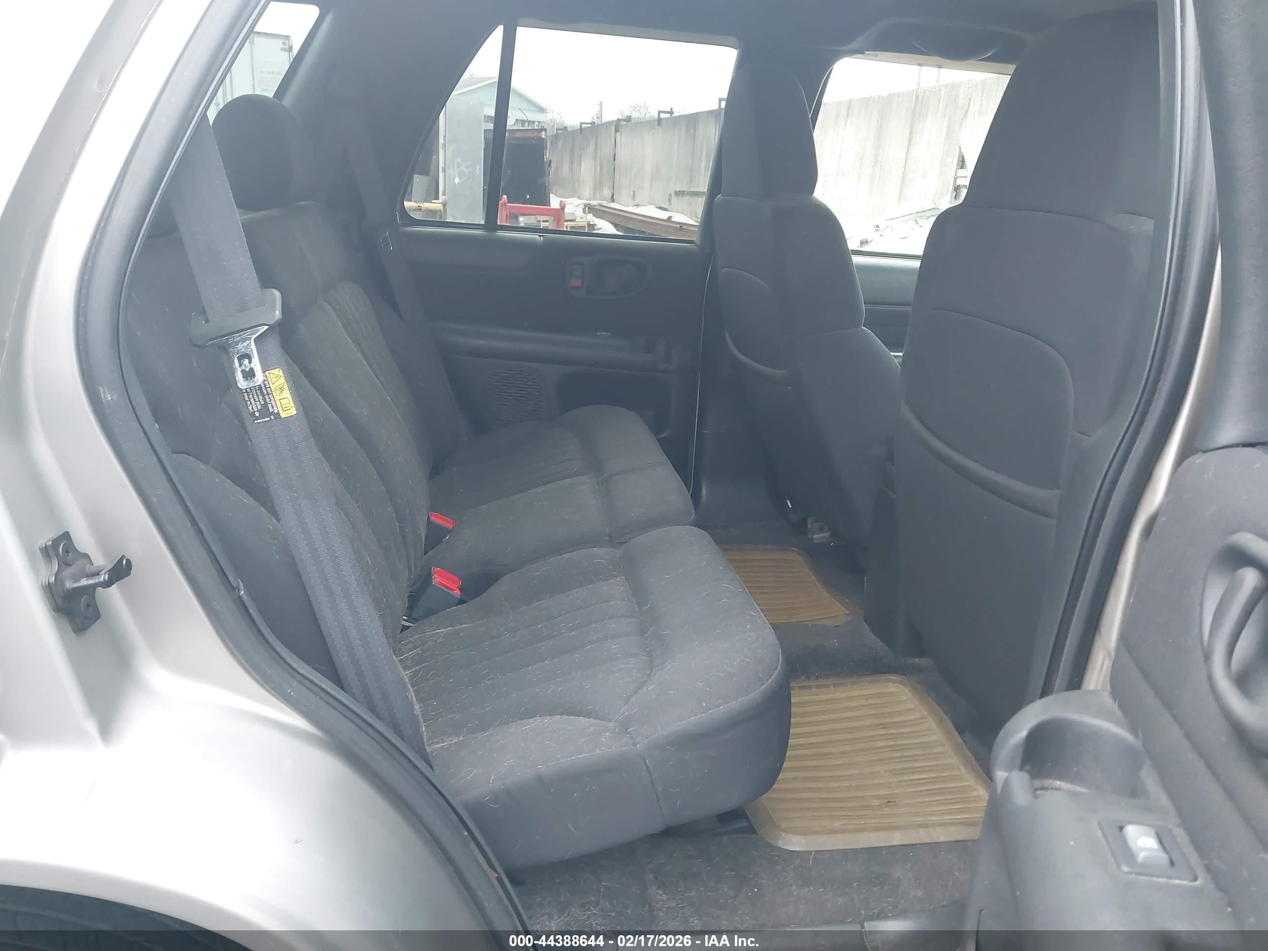 CHEVROLET BLAZER image 8