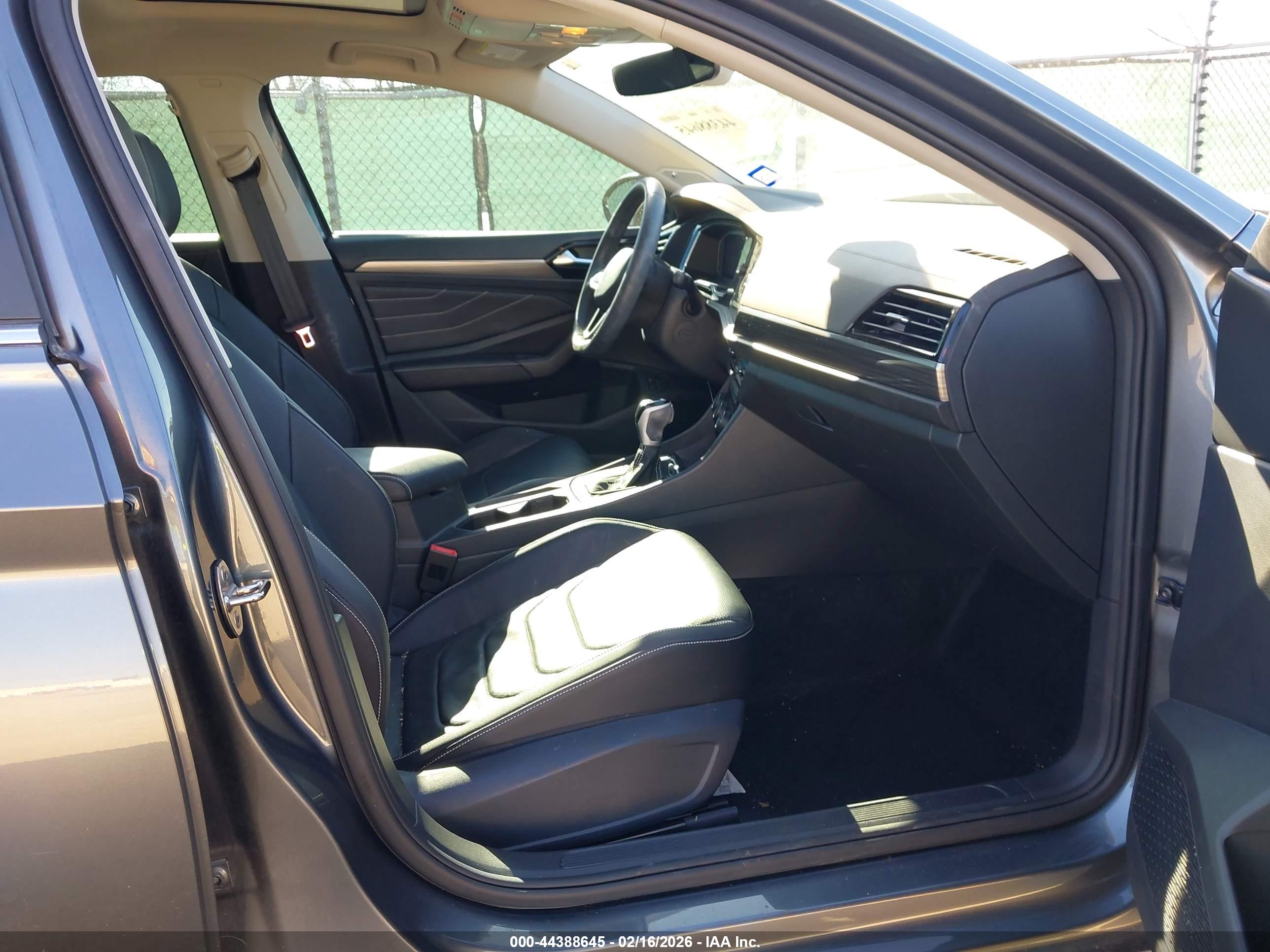 VOLKSWAGEN JETTA image 5
