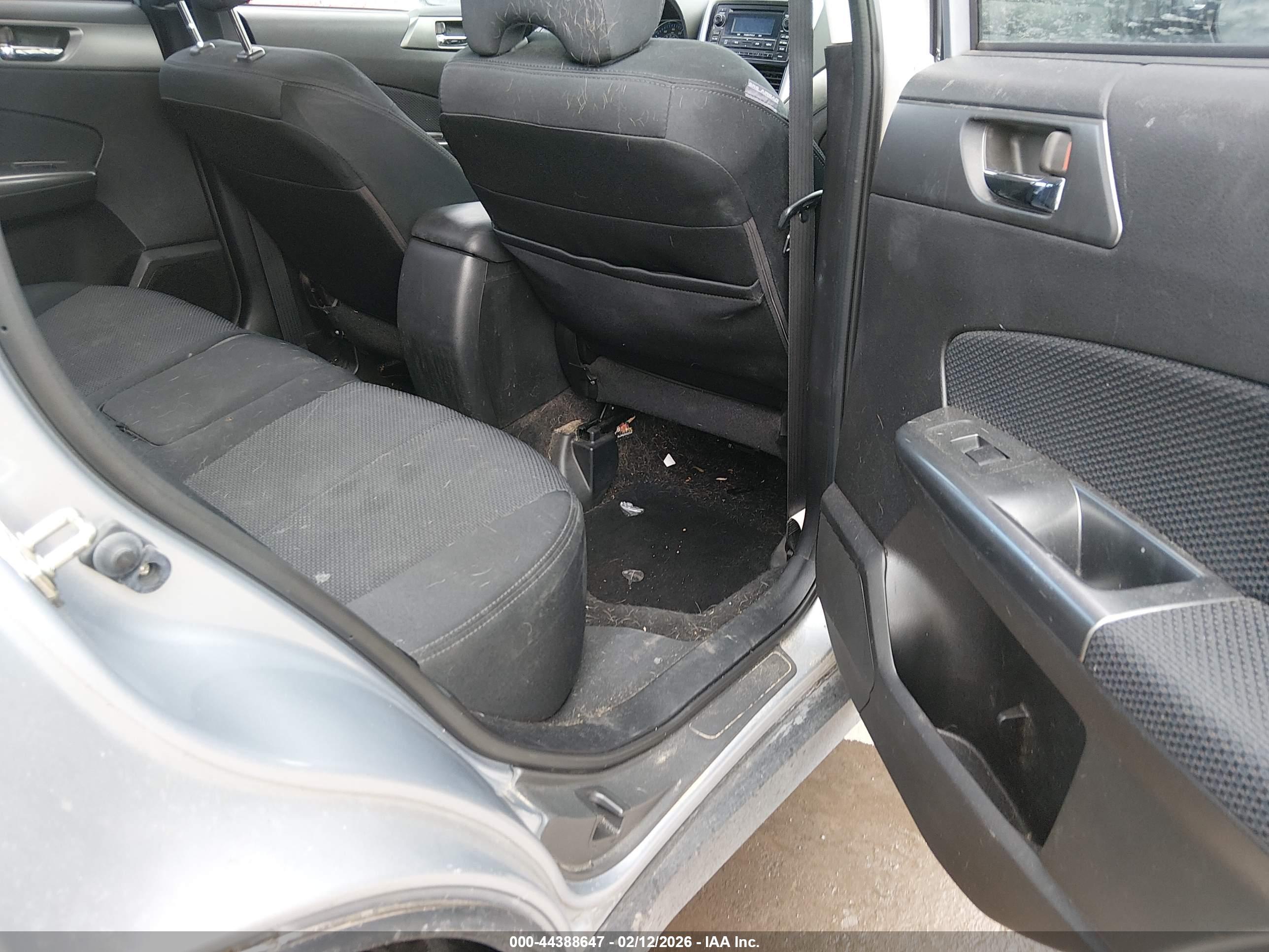 SUBARU FORESTER image 8